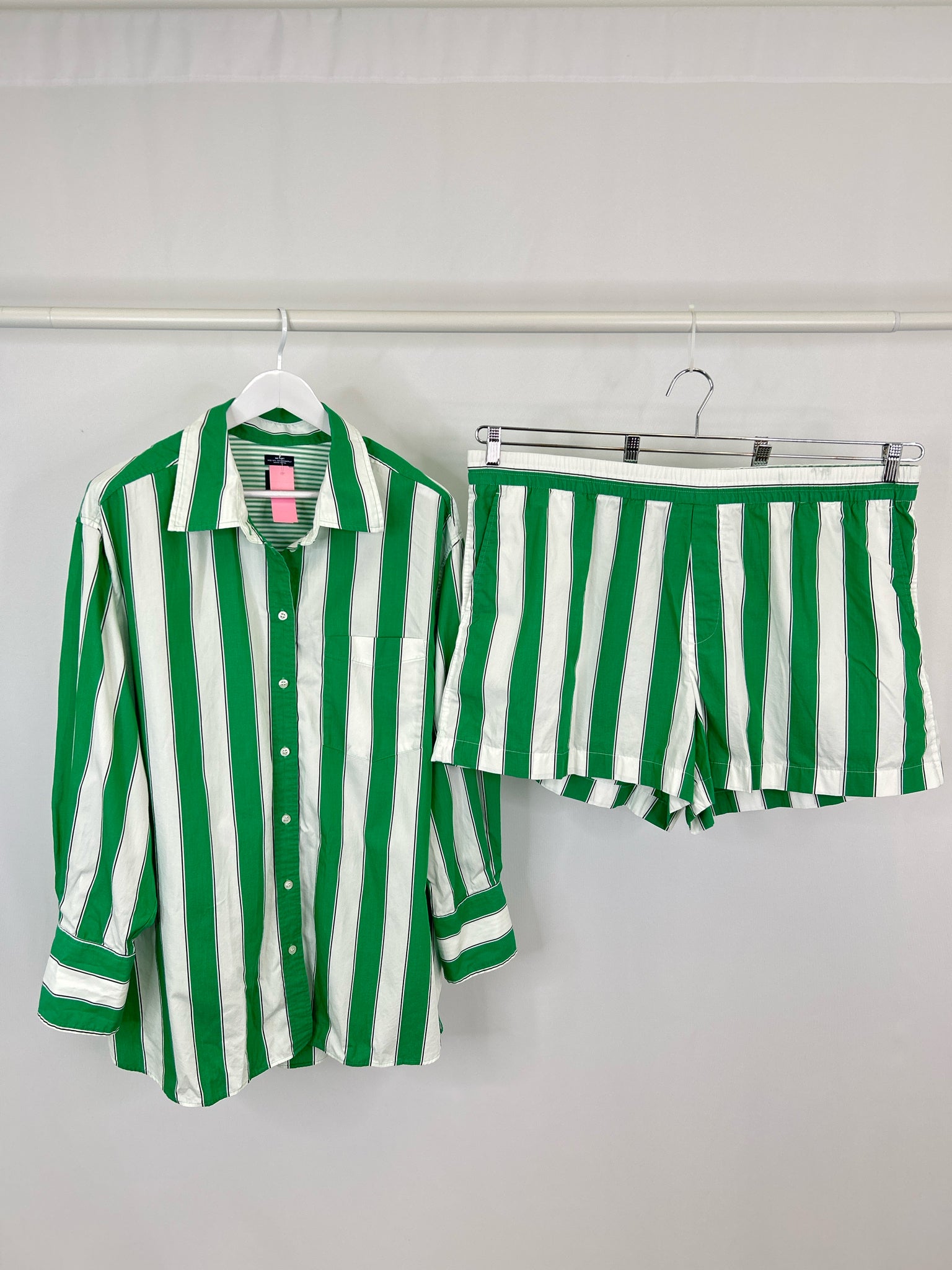 GAP Size XXL GREEN AND WHITE Women 2-Piece w/shorts