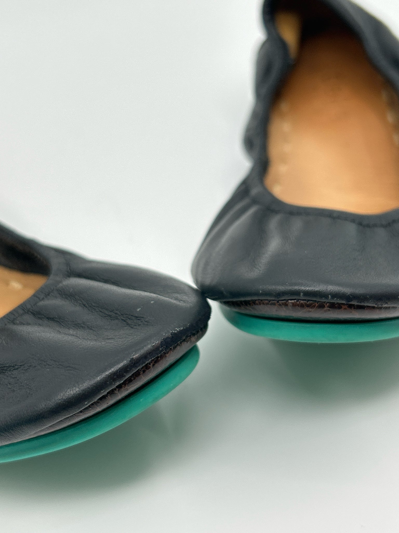 TIEKS Size 7 Black Women Flats
