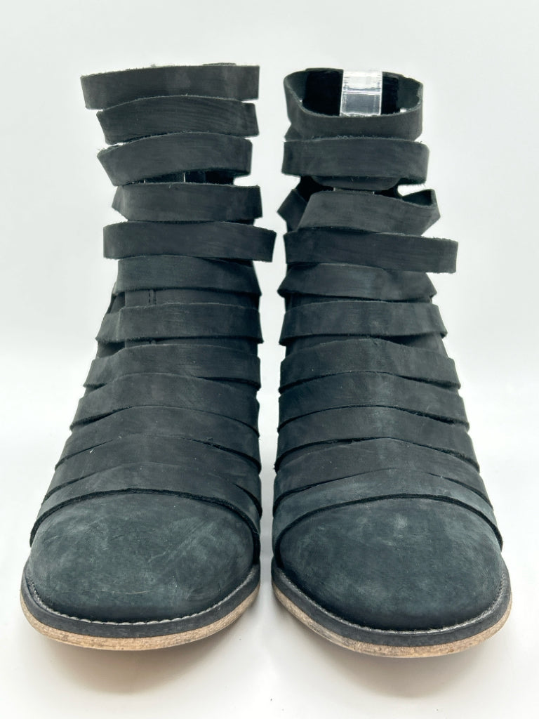 FREE PEOPLE Women Size 40 Grey Black Hybrid Booties