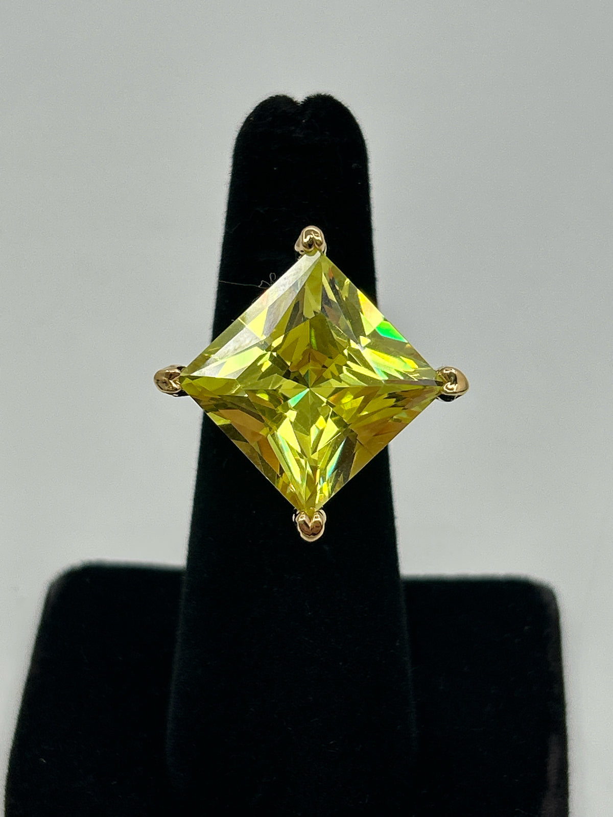 SUZANNE SOMERS Yellow Ring