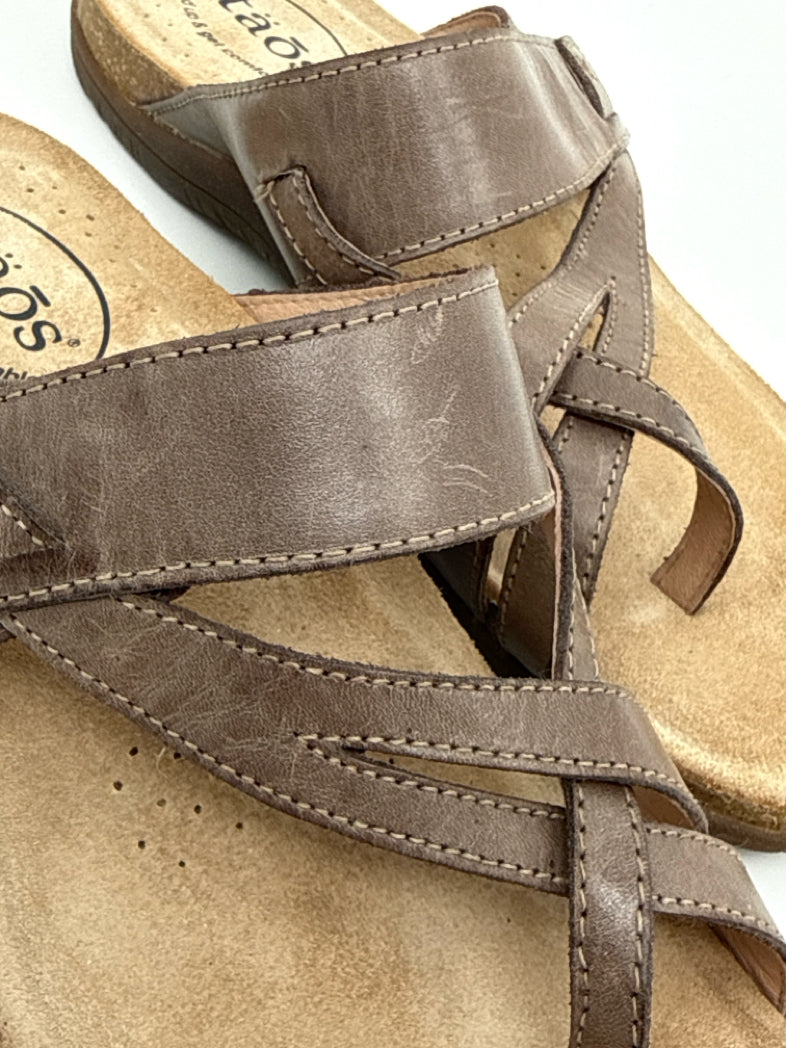 TAOS Size 9 Brown Women Sandal