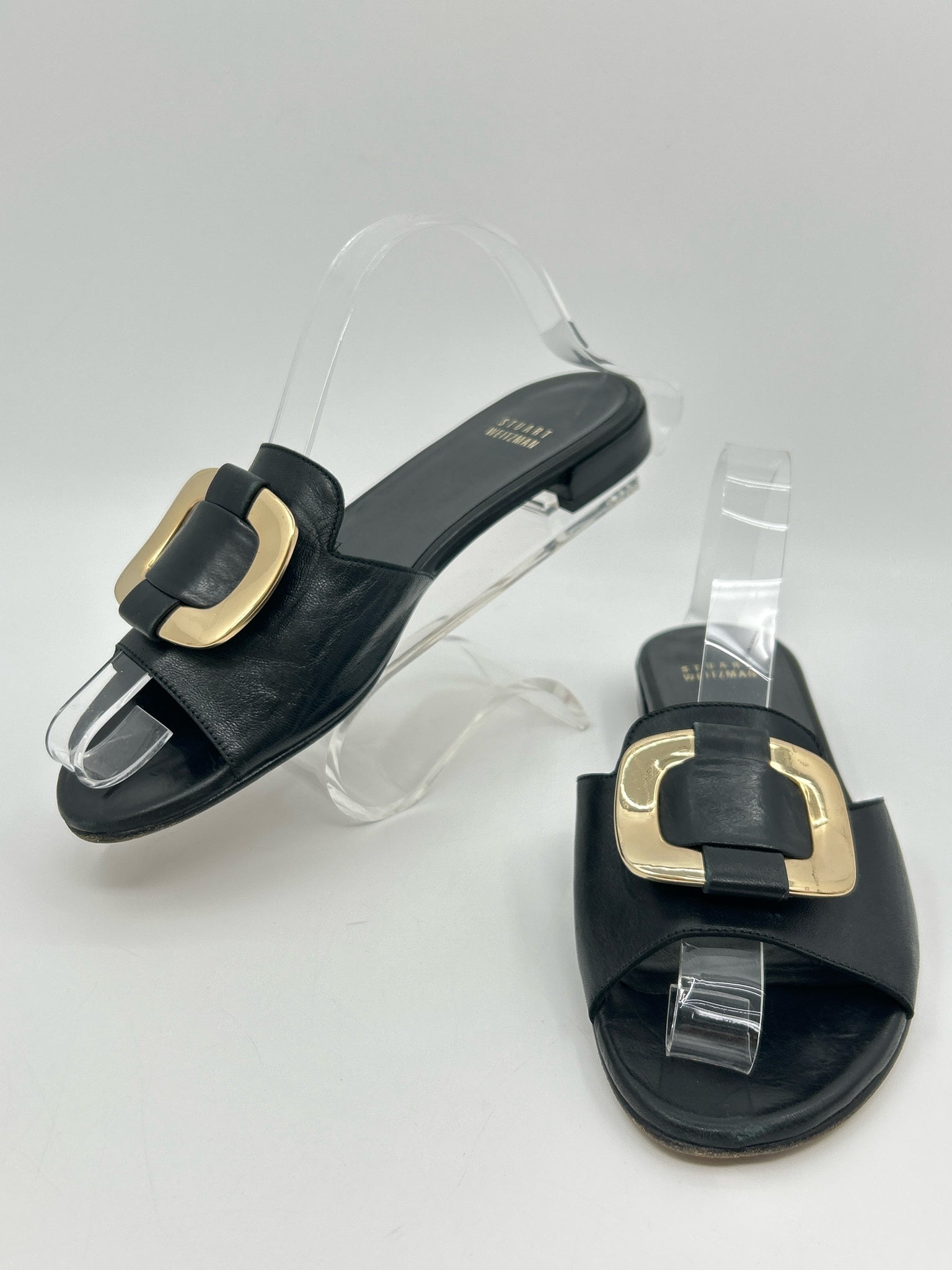 STUART WEITZMAN Size 7.5M Black Women Sandal