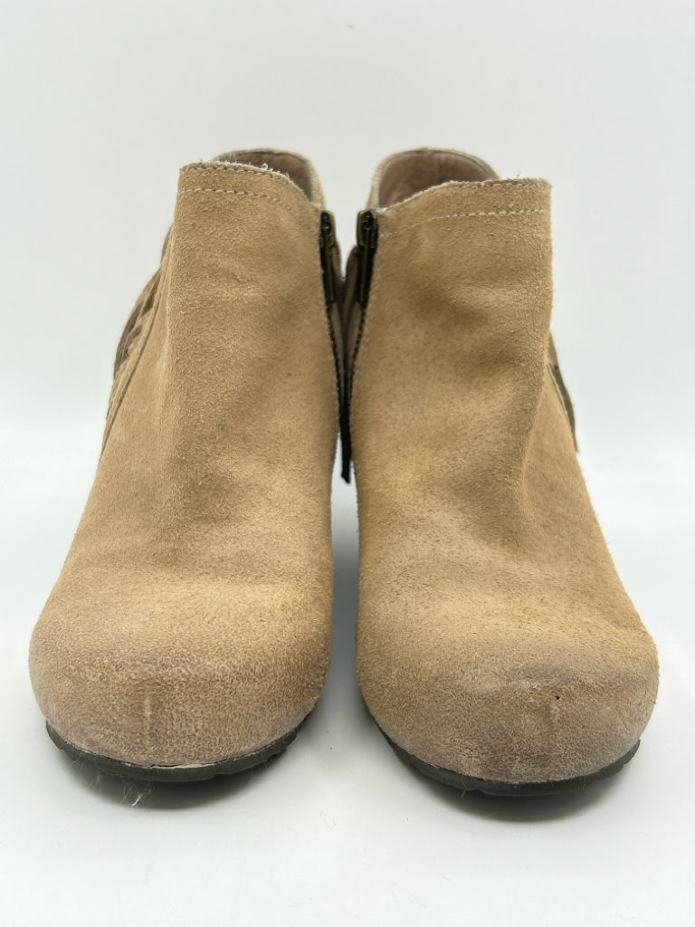 OTBT Women Size 7.5M Tan Booties