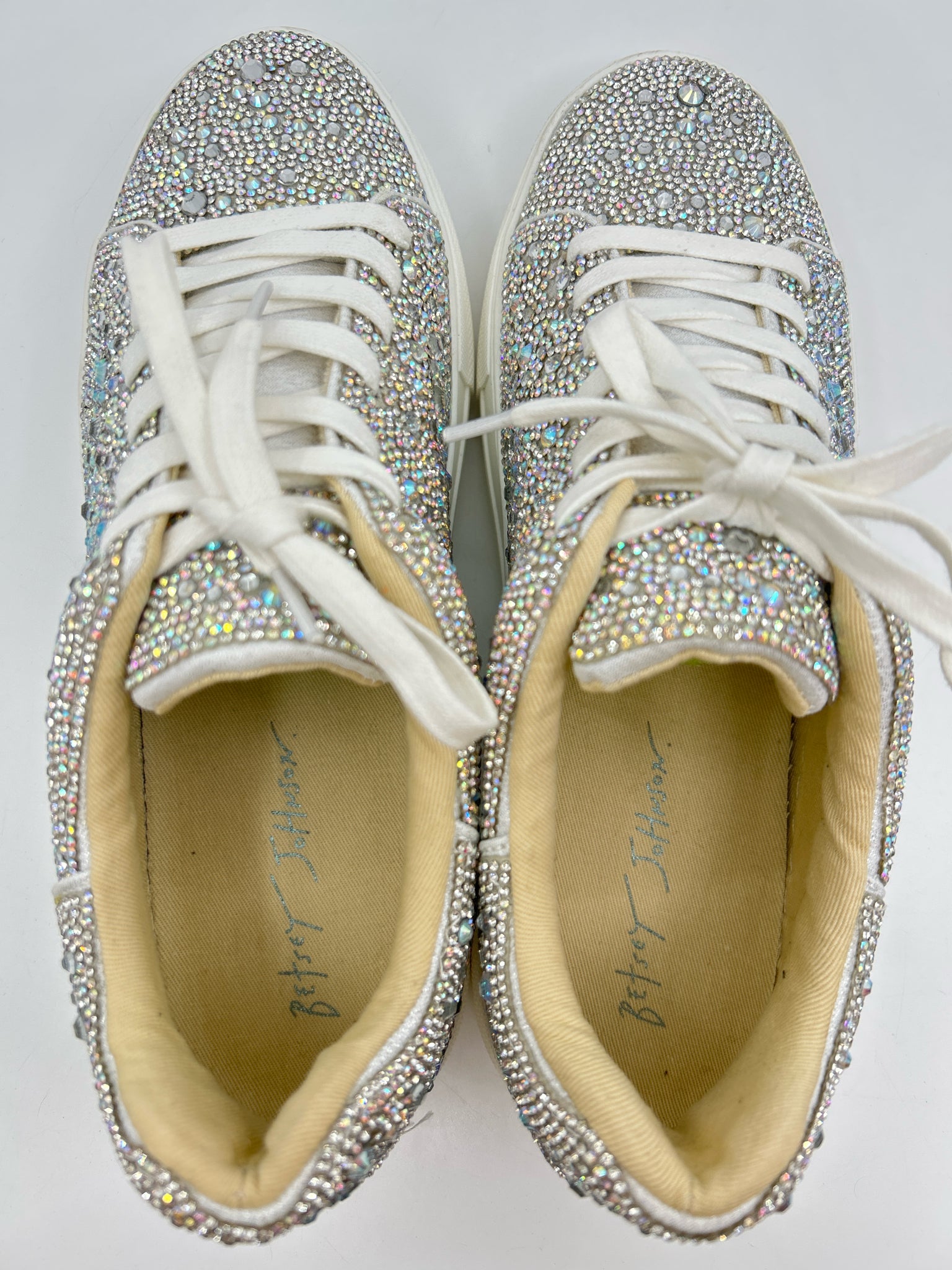 BETSEY JOHNSON Size 7.5M White Women Sneakers