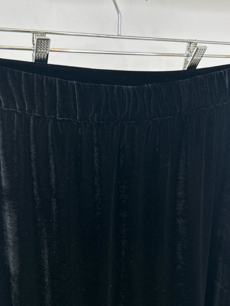 SOFT SURROUNDINGS Women Size L Black Velvet Skirt NWT