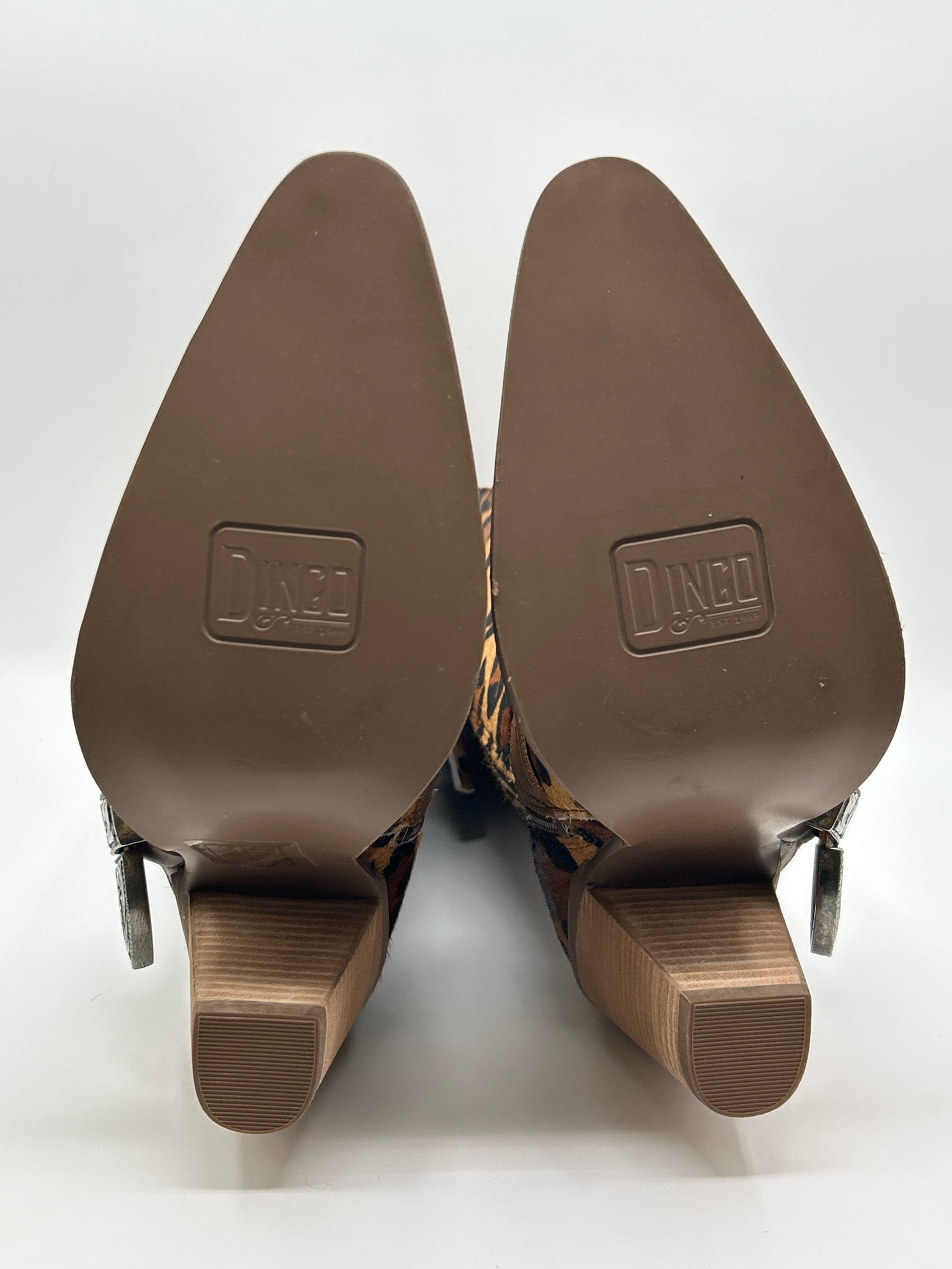 DINGO Size 8.5M tan & black Women Boots
