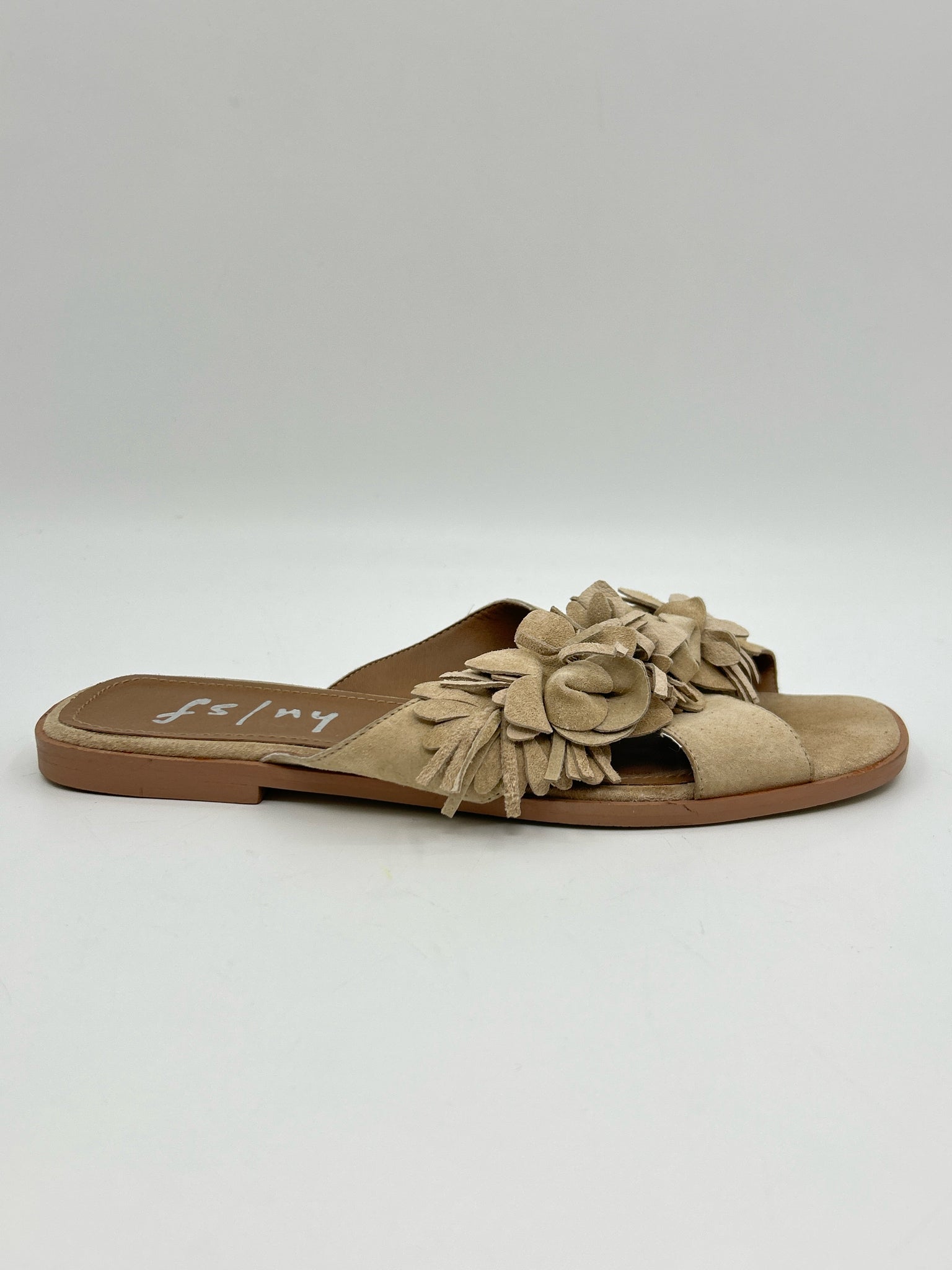 FS/NY Size 8.5 Beige Women Sandal