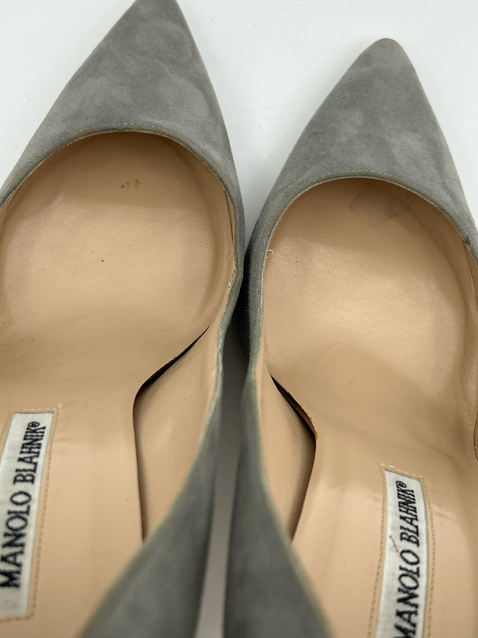 MANOLO BLAHNIK Size 38/8 Gray Women Pumps