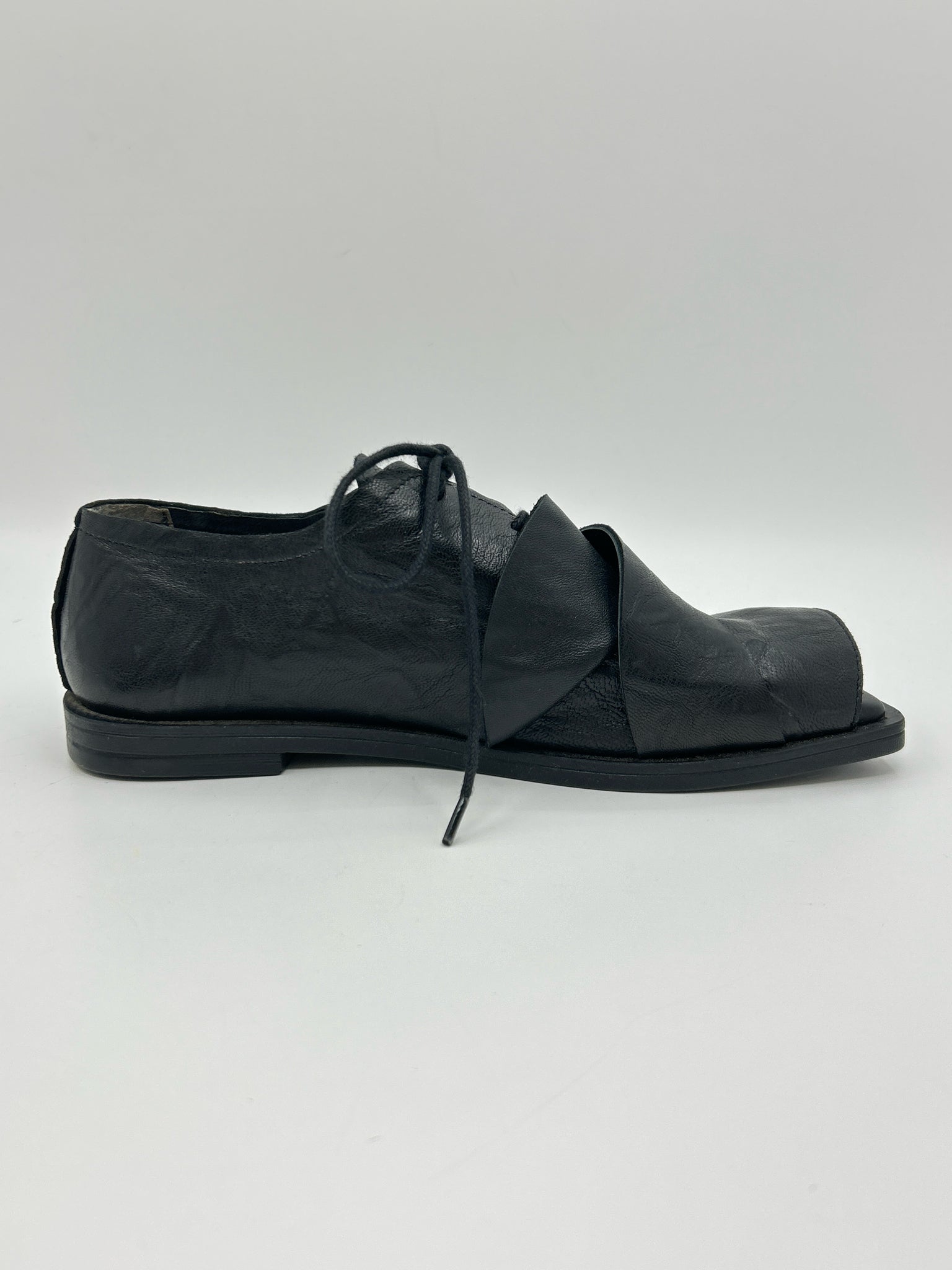 Papucei Size 38 Black Women Flats
