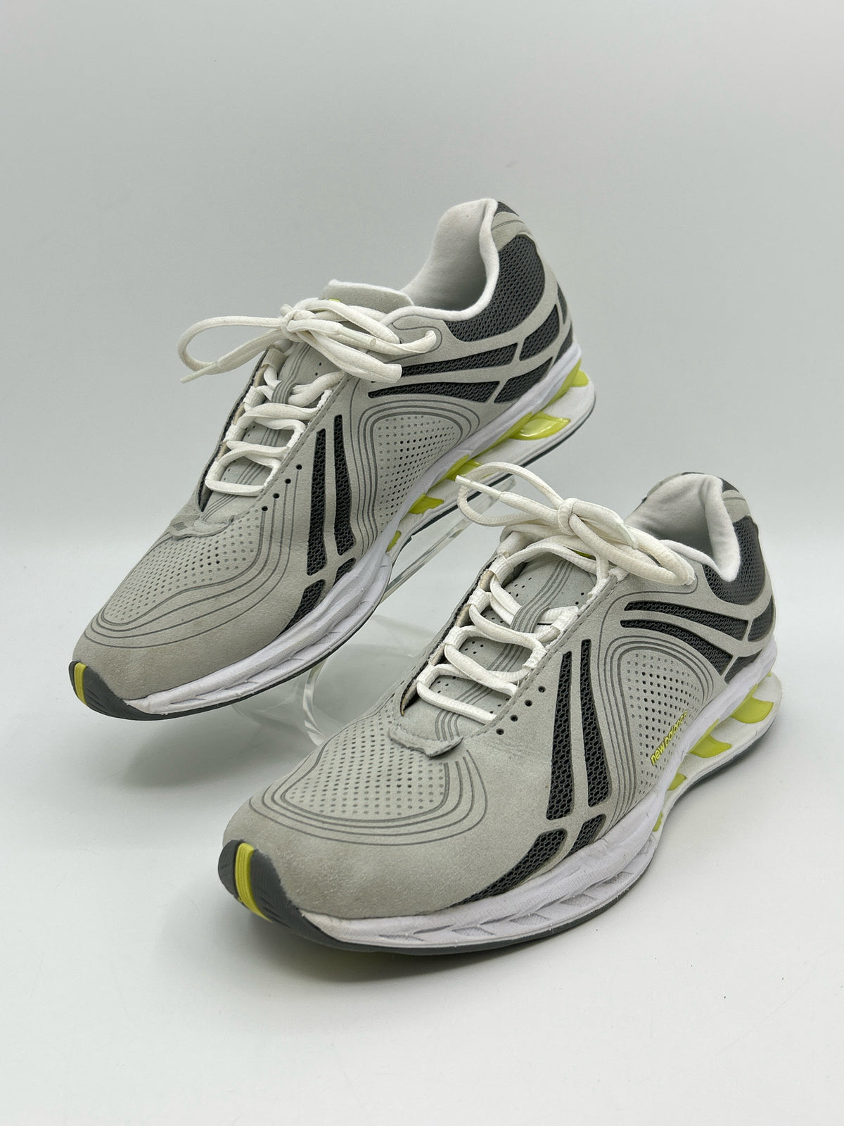 NEW BALANCE Size 9 light grey Women Sneakers