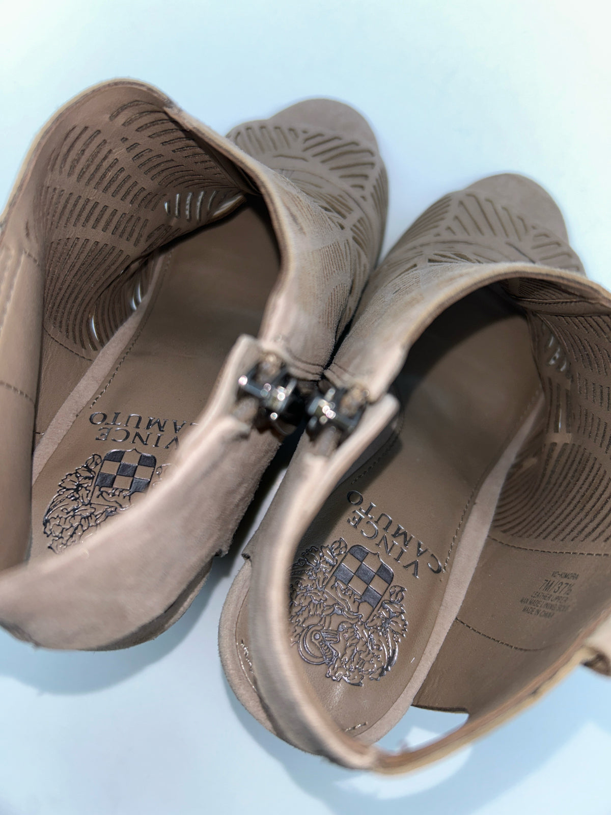 VINCE CAMUTO Size 7M Beige Women Booties
