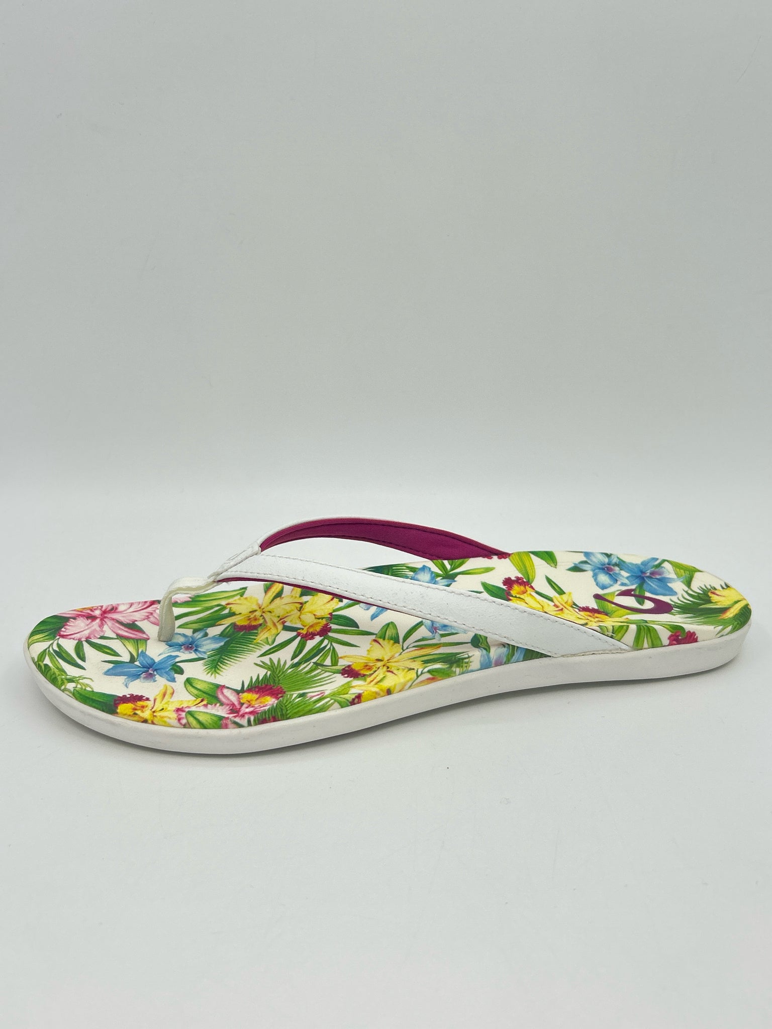 OLUKAI Size 9 FLORAL PRINT Women Flip flops