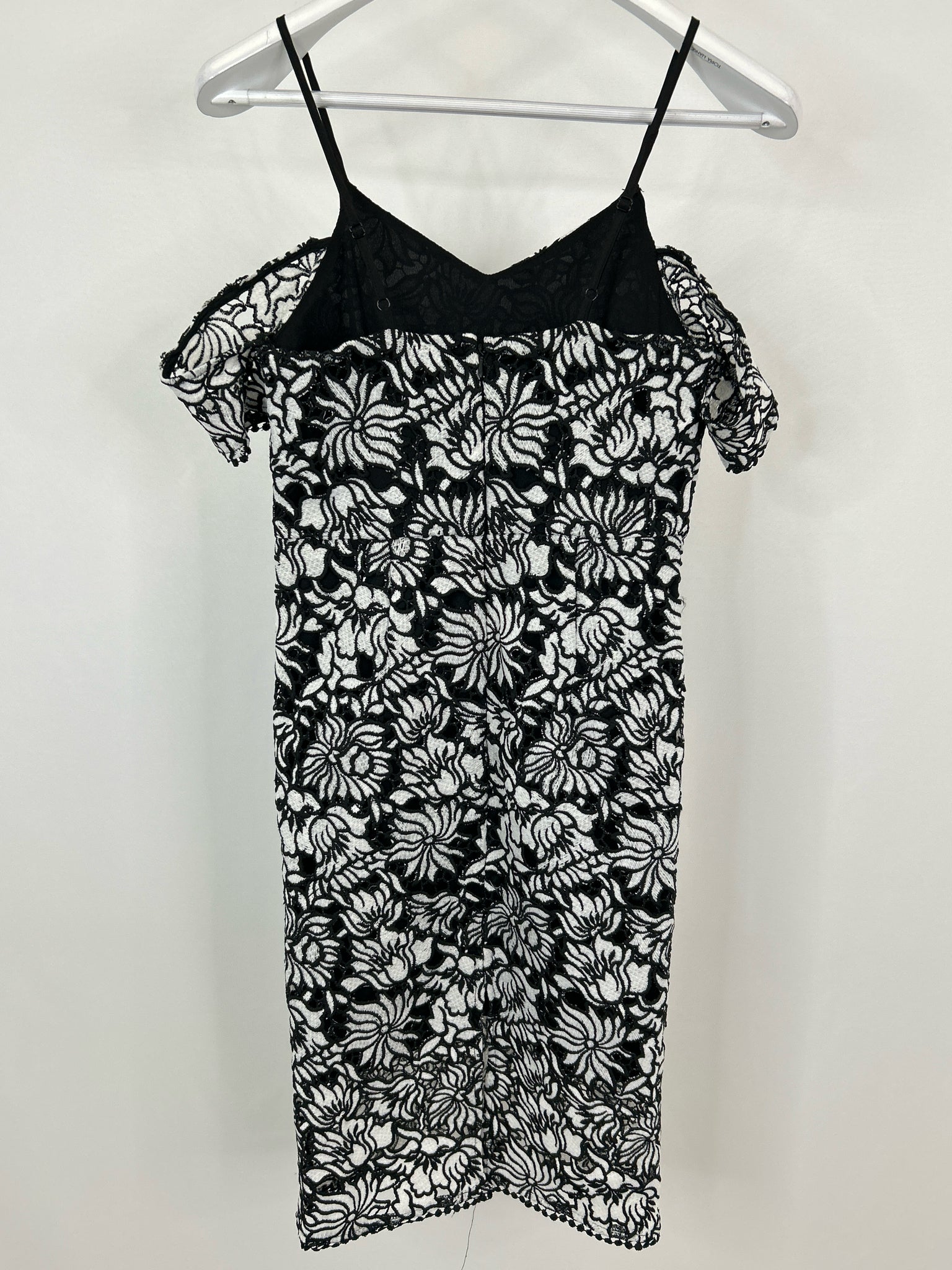 ROMEO + JULIET Size S Black Floral Women Dress NWT