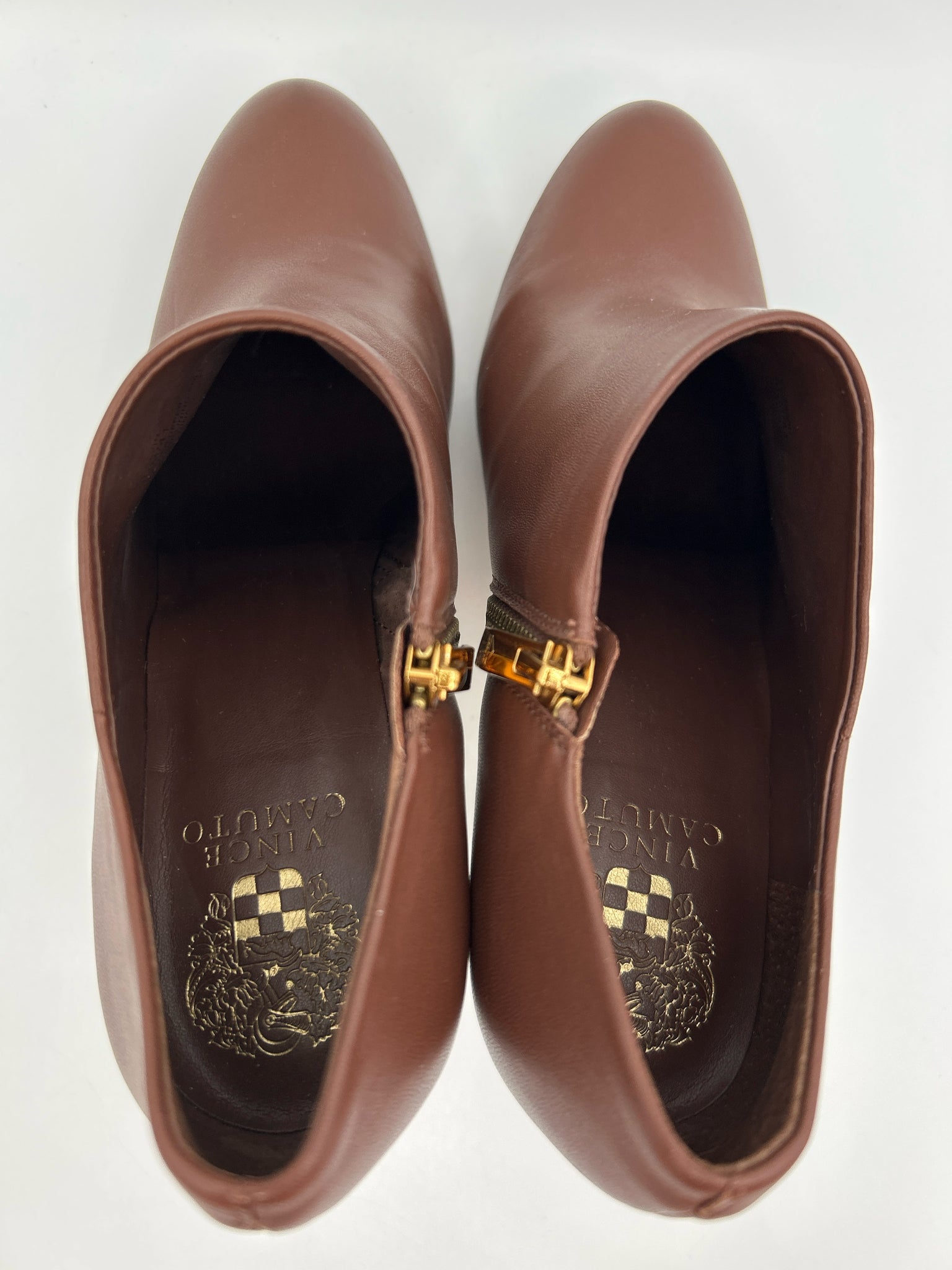 VINCE CAMUTO Size 9.5M COGNAC Women Booties