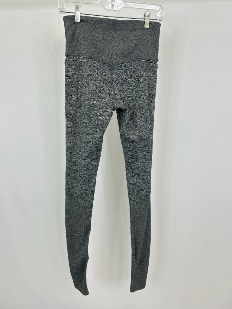 ATHLETA Women Size ST Grey & Black Workout