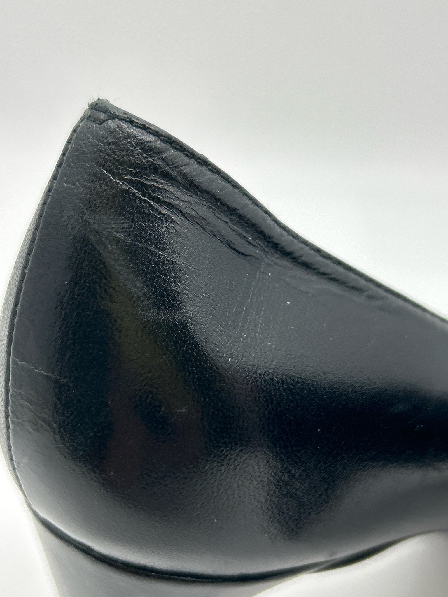 STUART WEITZMAN Size 8.5M Black Women Pumps