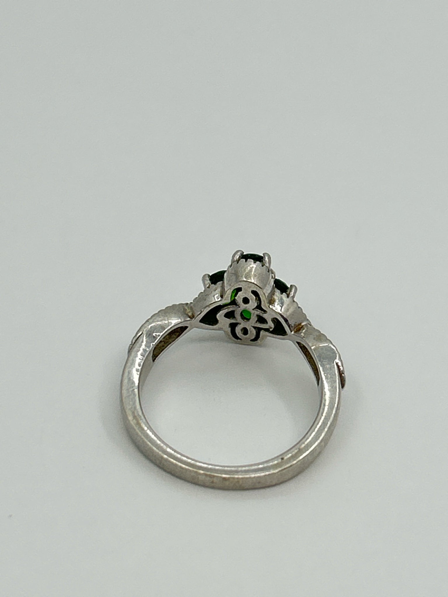 STS SILVER AND GREEN Size 5 Ring