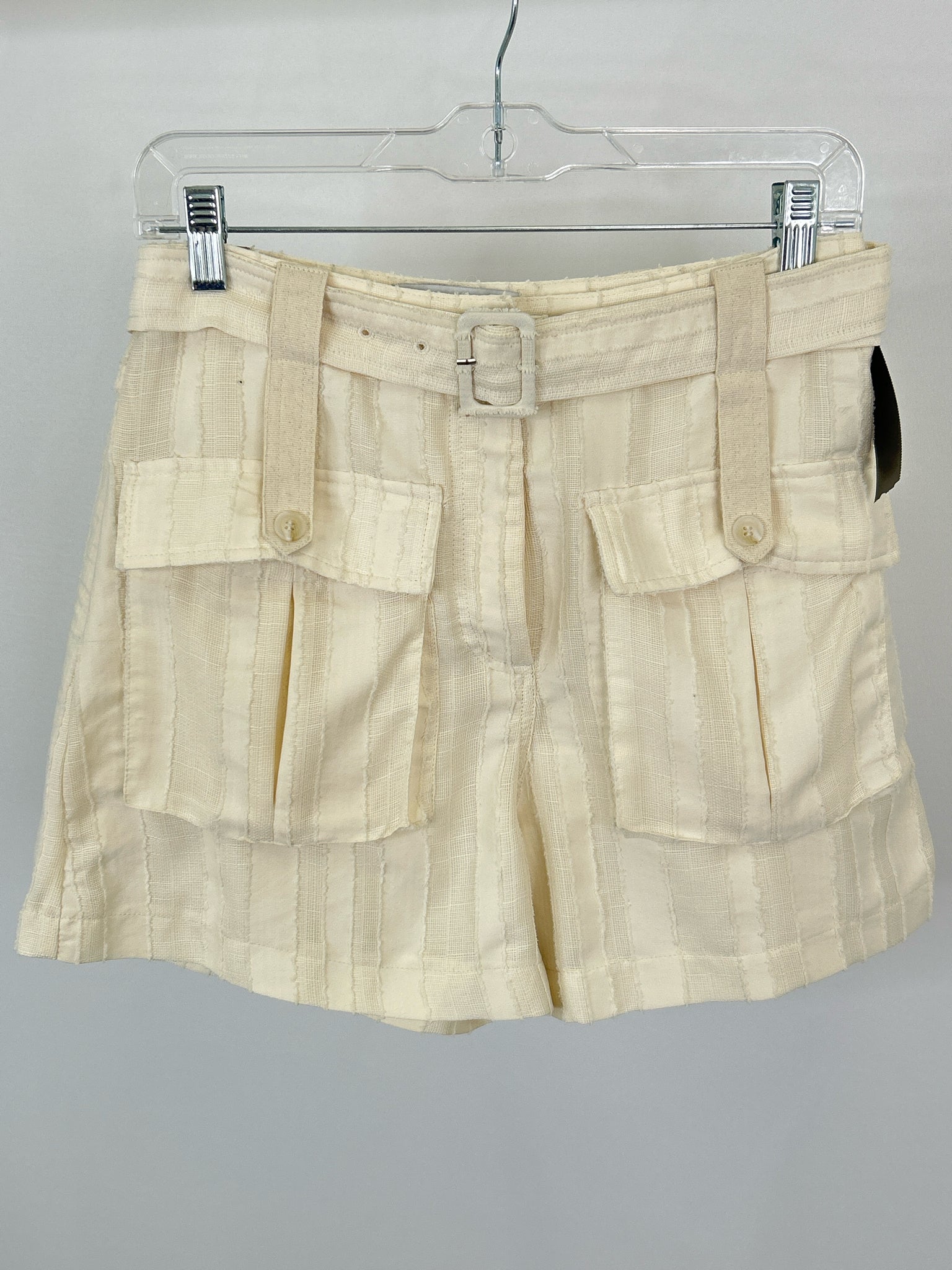 EN Saison Size M Cream Women Shorts