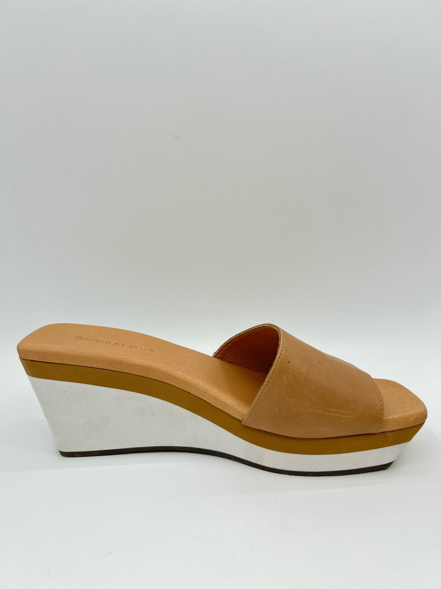 CHOCOLAT BLU Size 39/8 Beige Women Sandal