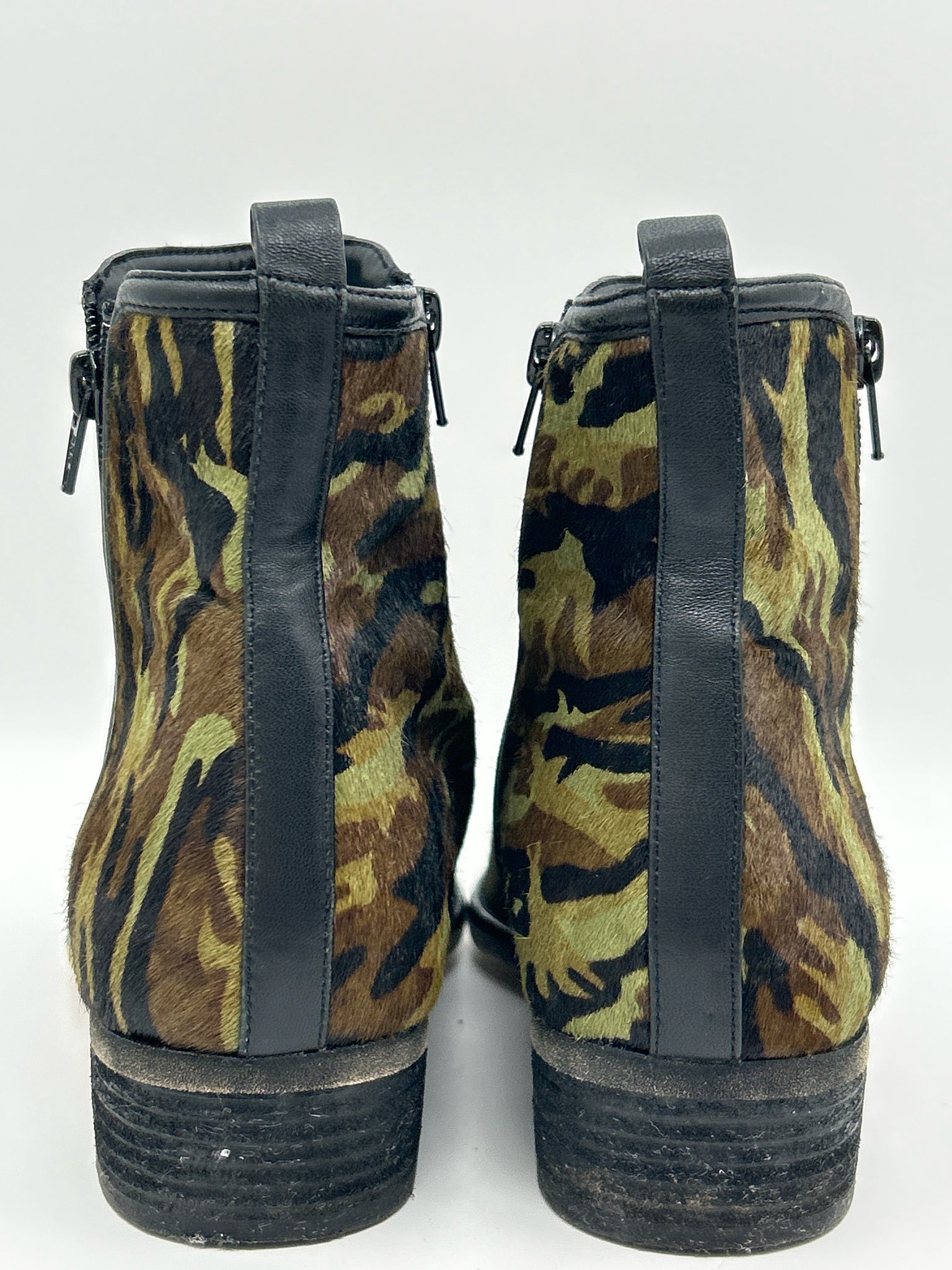 VANELI Size 9M Green Camo Women Boots