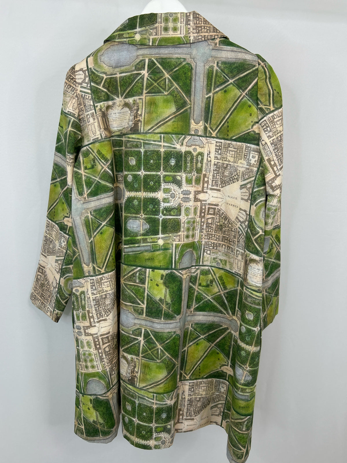 Quick Escape Coat Size M GREEN AND CREAM Women Coat