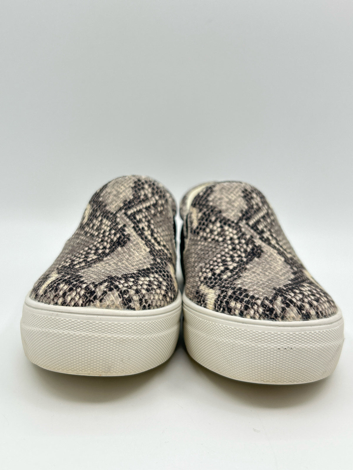 STEVE MADDEN Size 8.5 Beige & Grey Women Sneakers