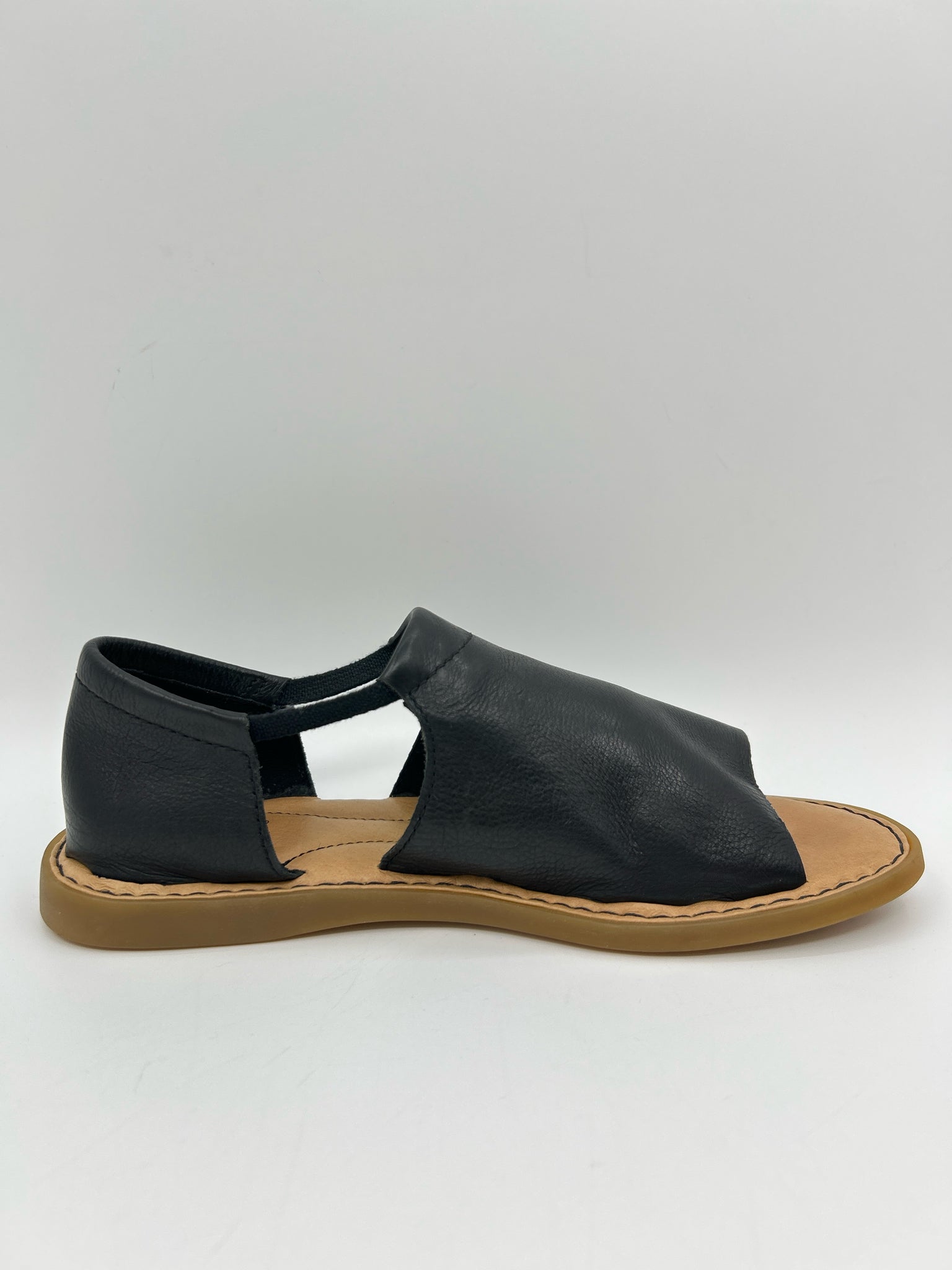 BORN Size 9M Black Women Sandal