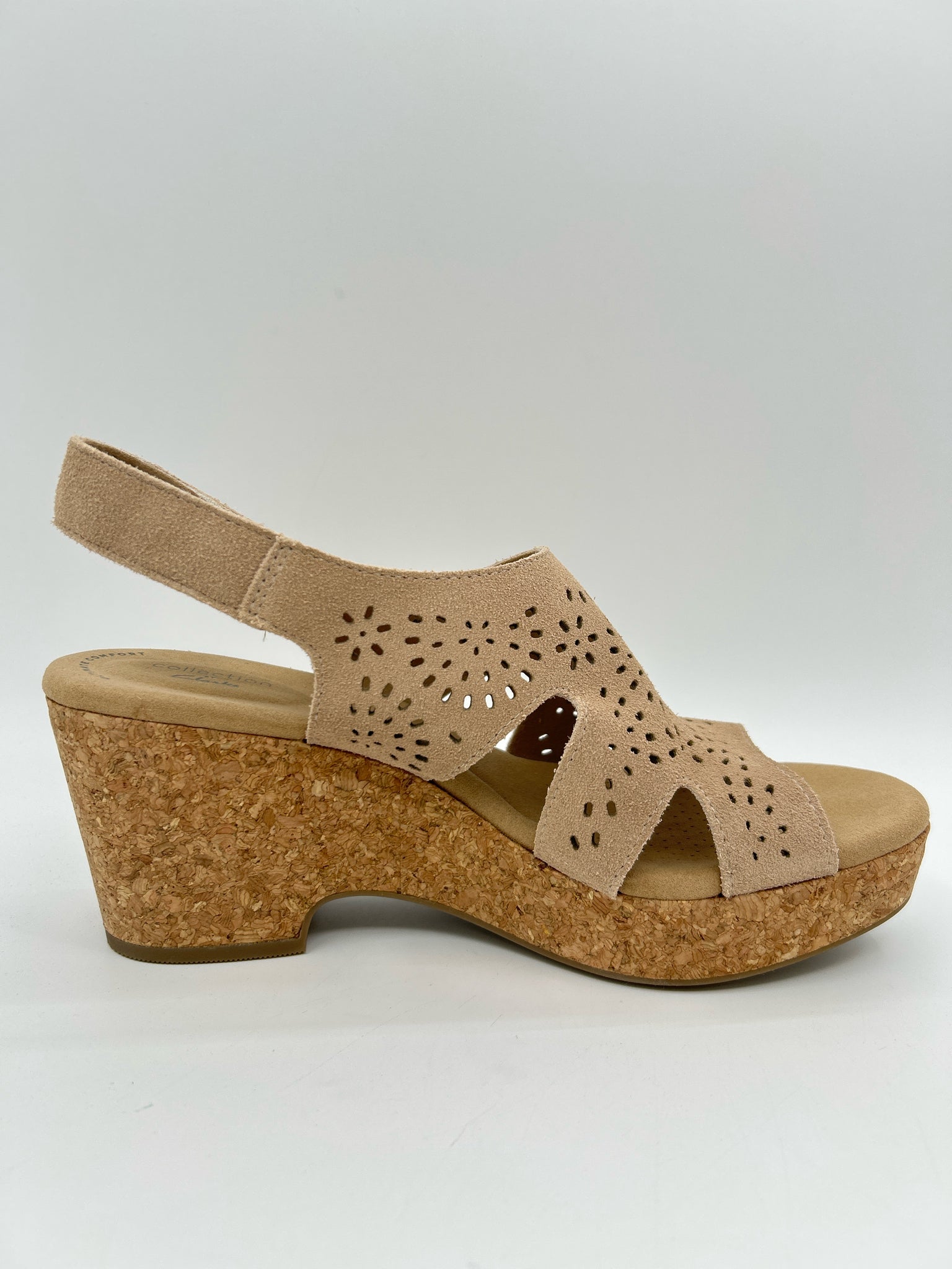 COLLECTION BY CLARKS Size 10M SAND Women Sandal