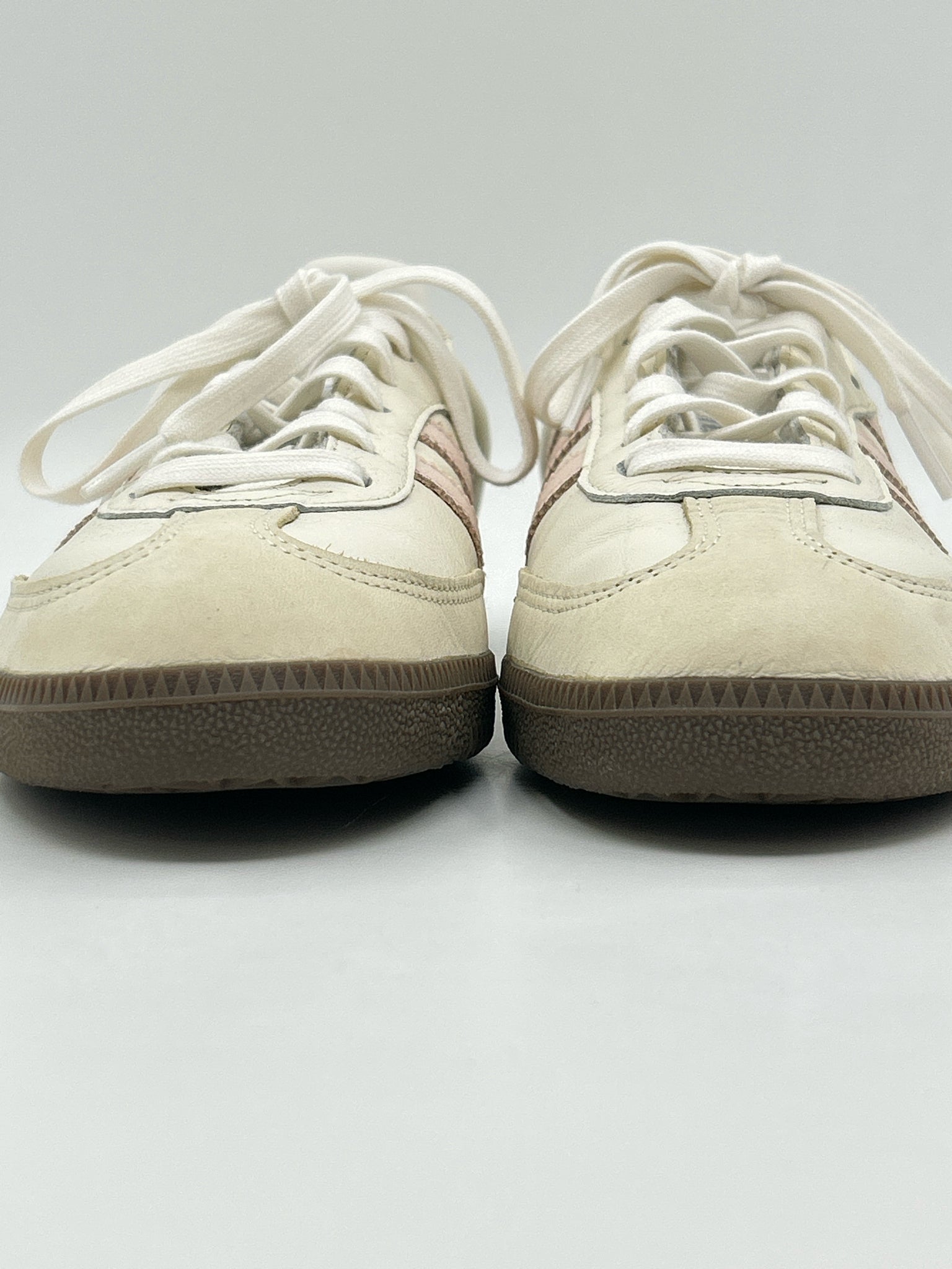 ADIDAS Size 9 off white Women Sneakers