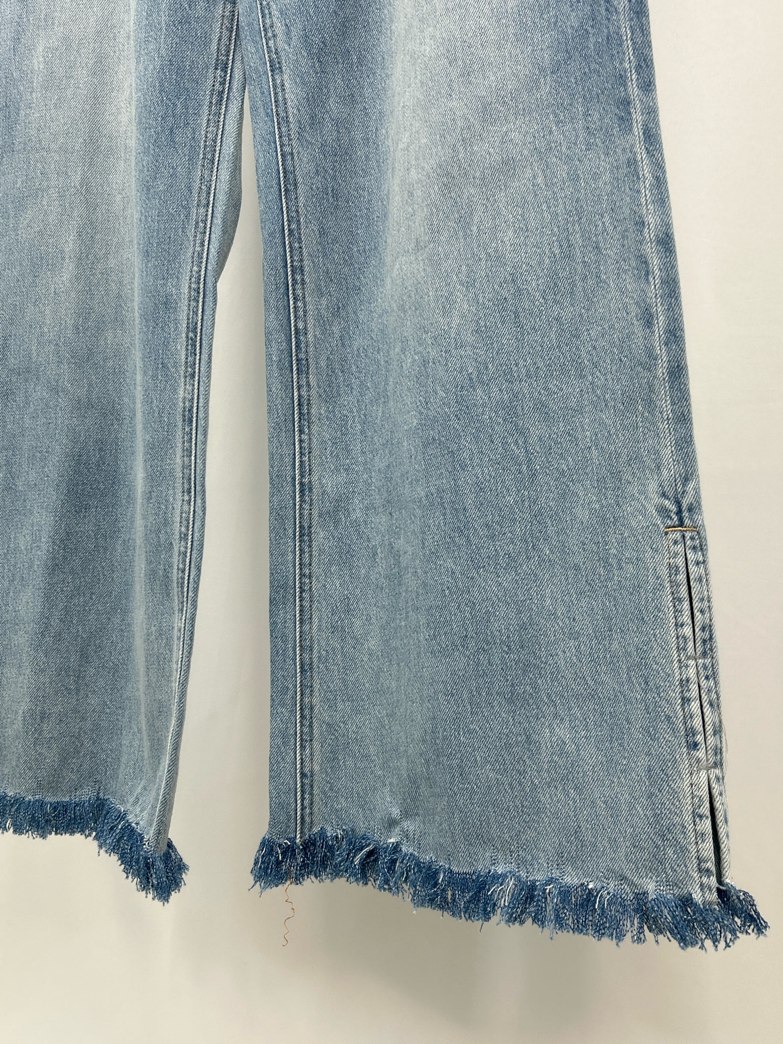 ALICE + OLIVIA Size 30/10 LIGHT BLUE DENIM Women jeans