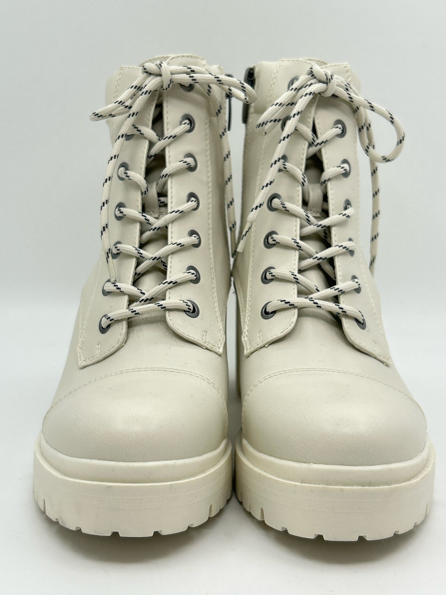 NINE WEST Size 9.5 off white Women Booties