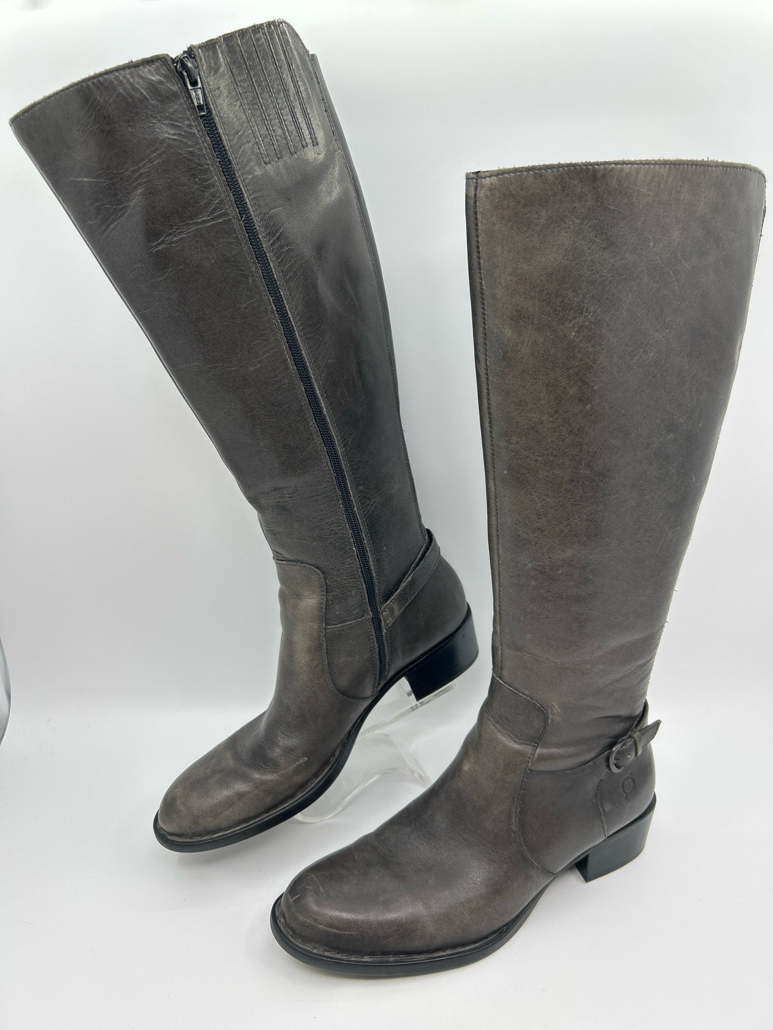 BORN Size 10M Gray Women Boots