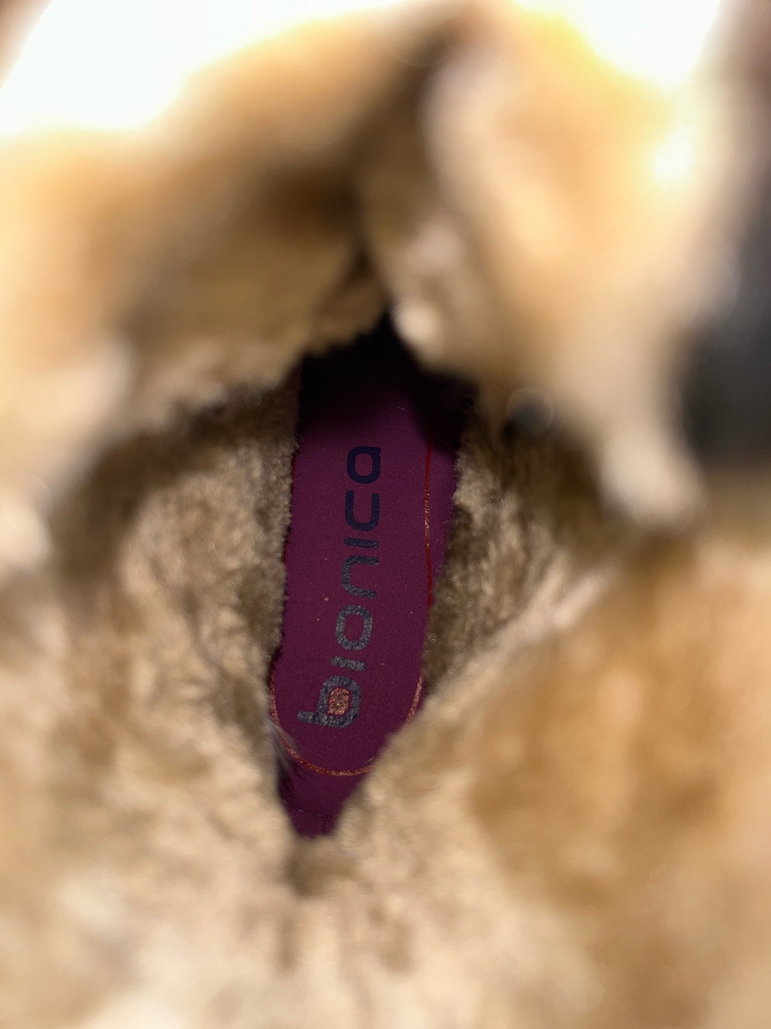 Bionica Size 7.5M CREAM AND BLACK Women Boots