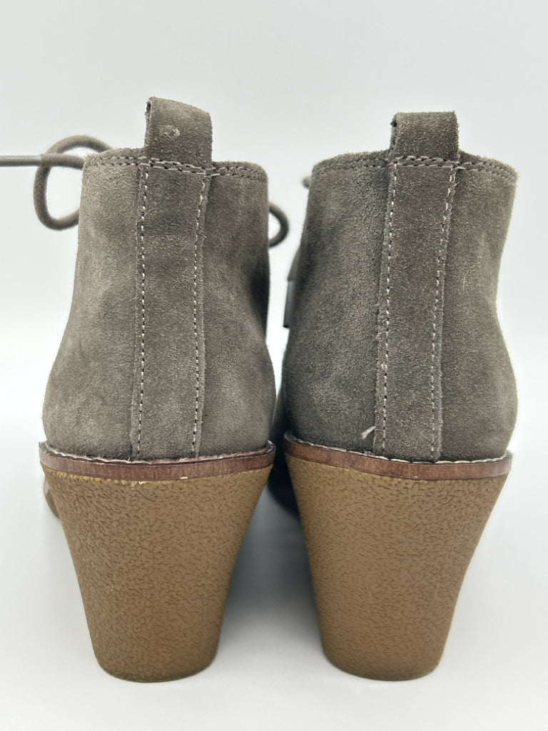 WHITE MOUNTAIN Women Size 8M Gray Booties