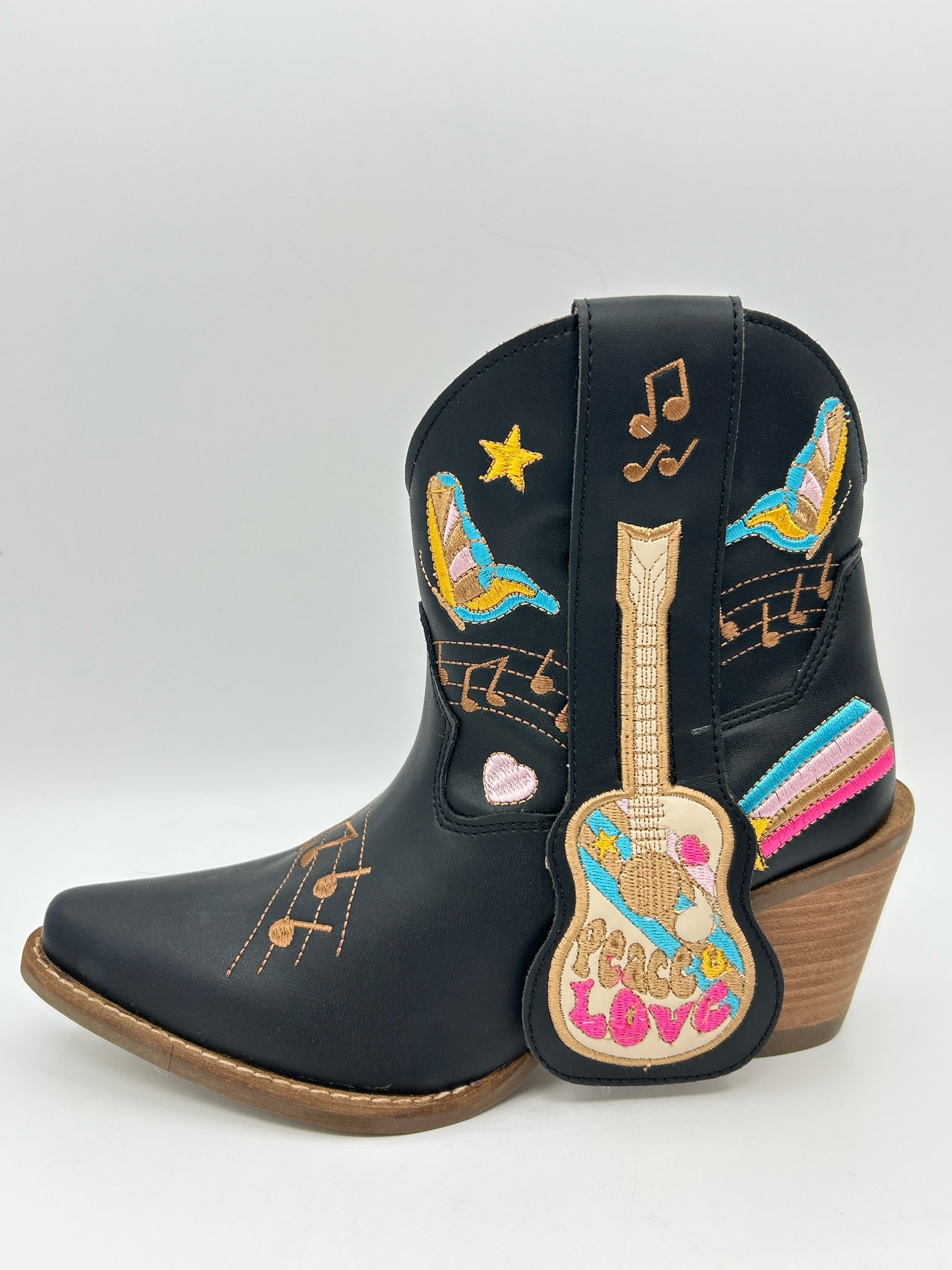 DINGO NWT Size 7 Black Print Women Booties