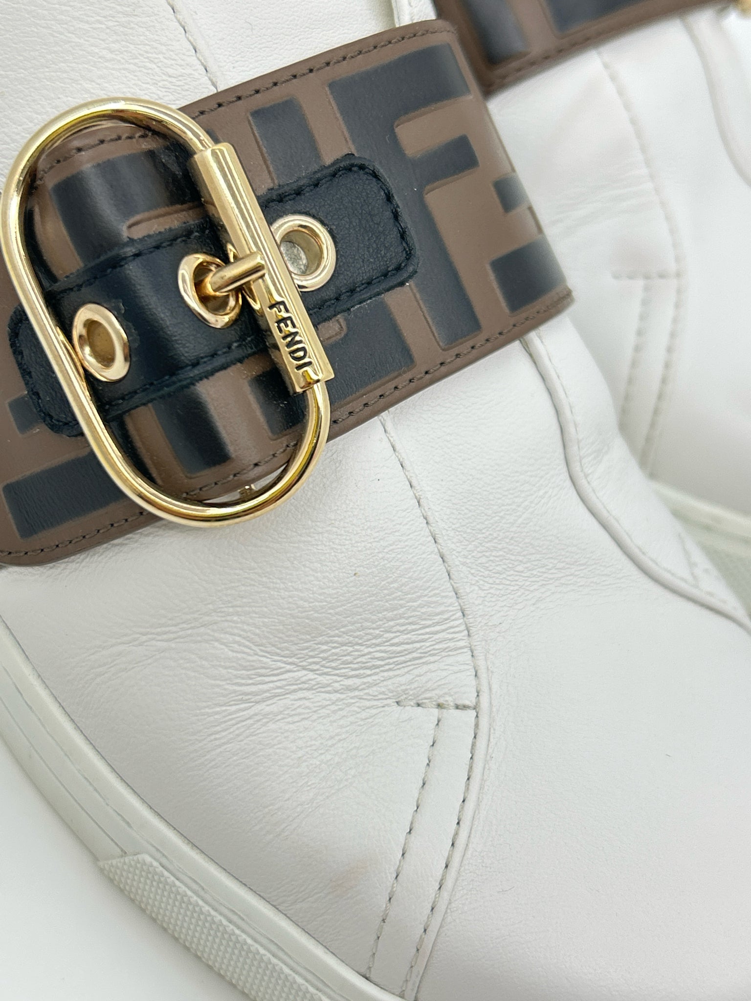 FENDI Size 38.5 White Women Sneakers