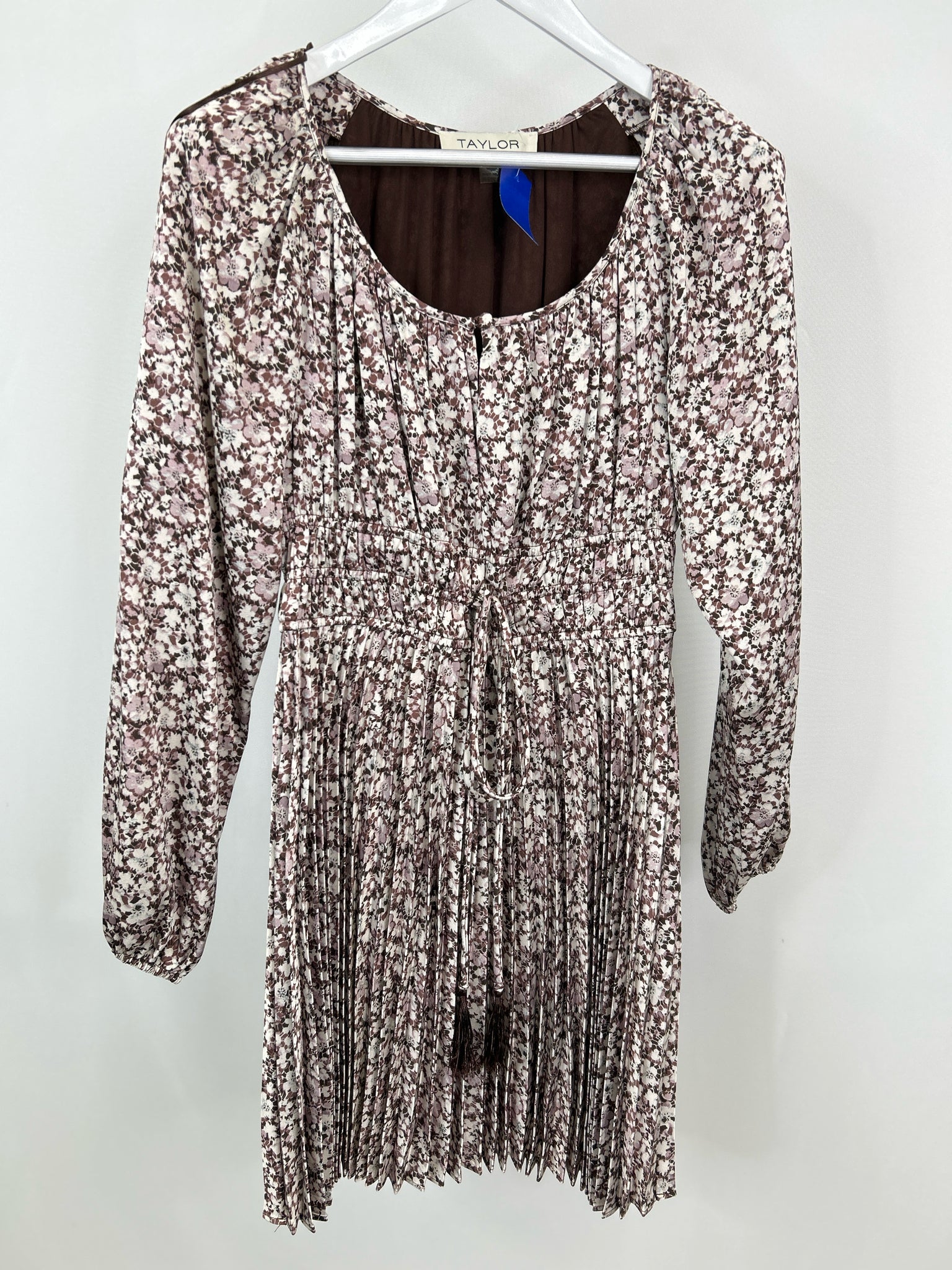 TAYLOR Size 8 PURPLE FLORAL Women Dress