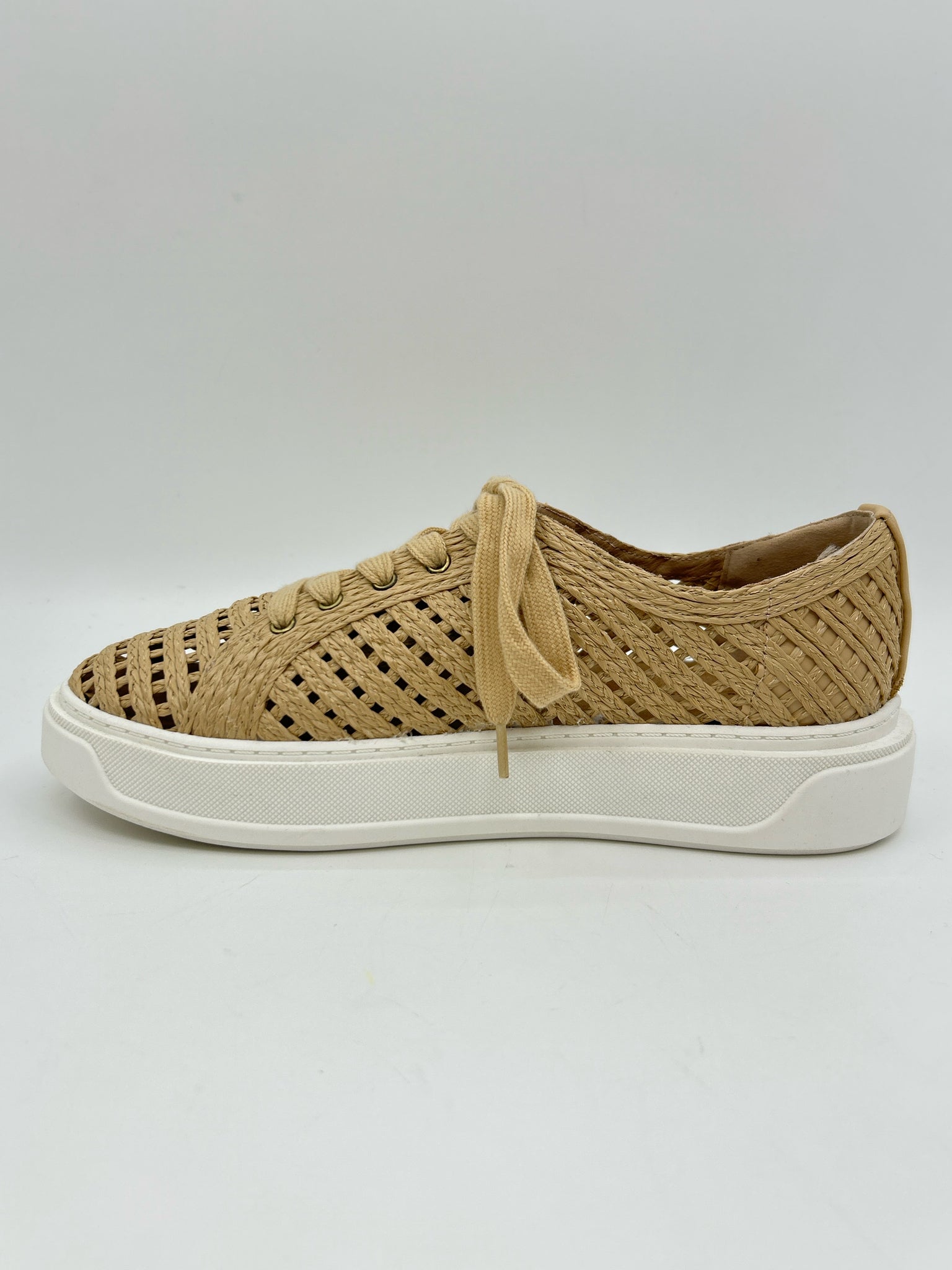 CHARLES DAVID Size 8M Natural Women Sneakers