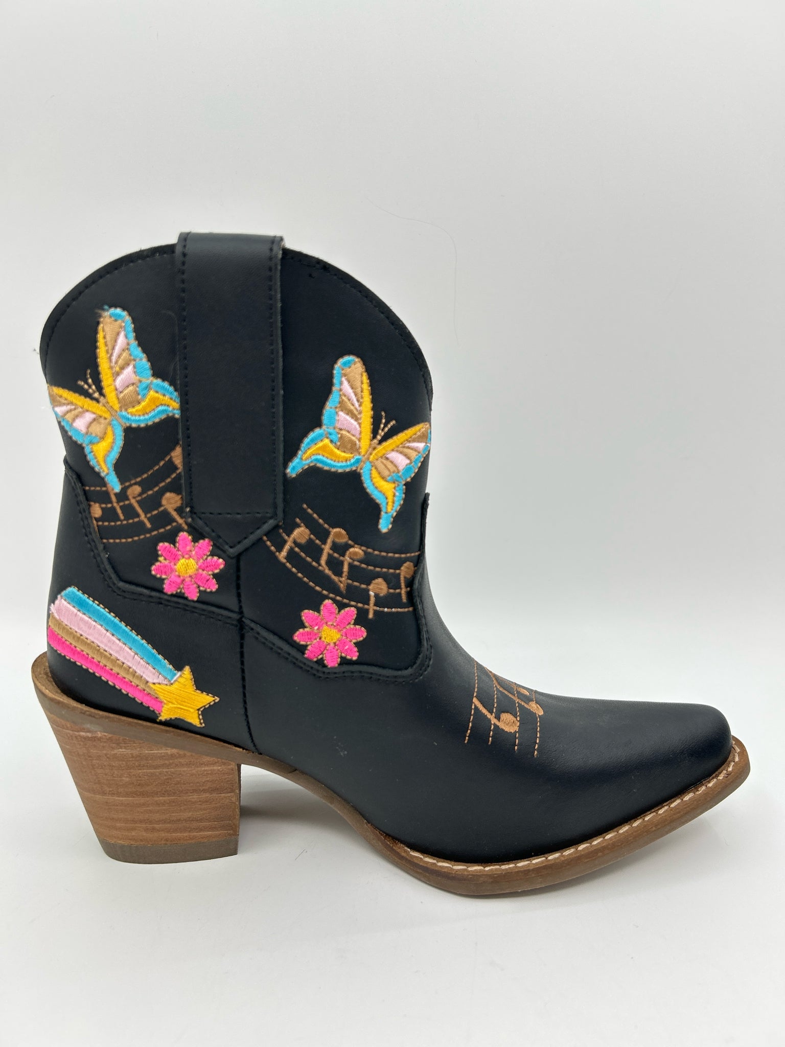 DINGO NWT Size 7 Black Print Women Booties