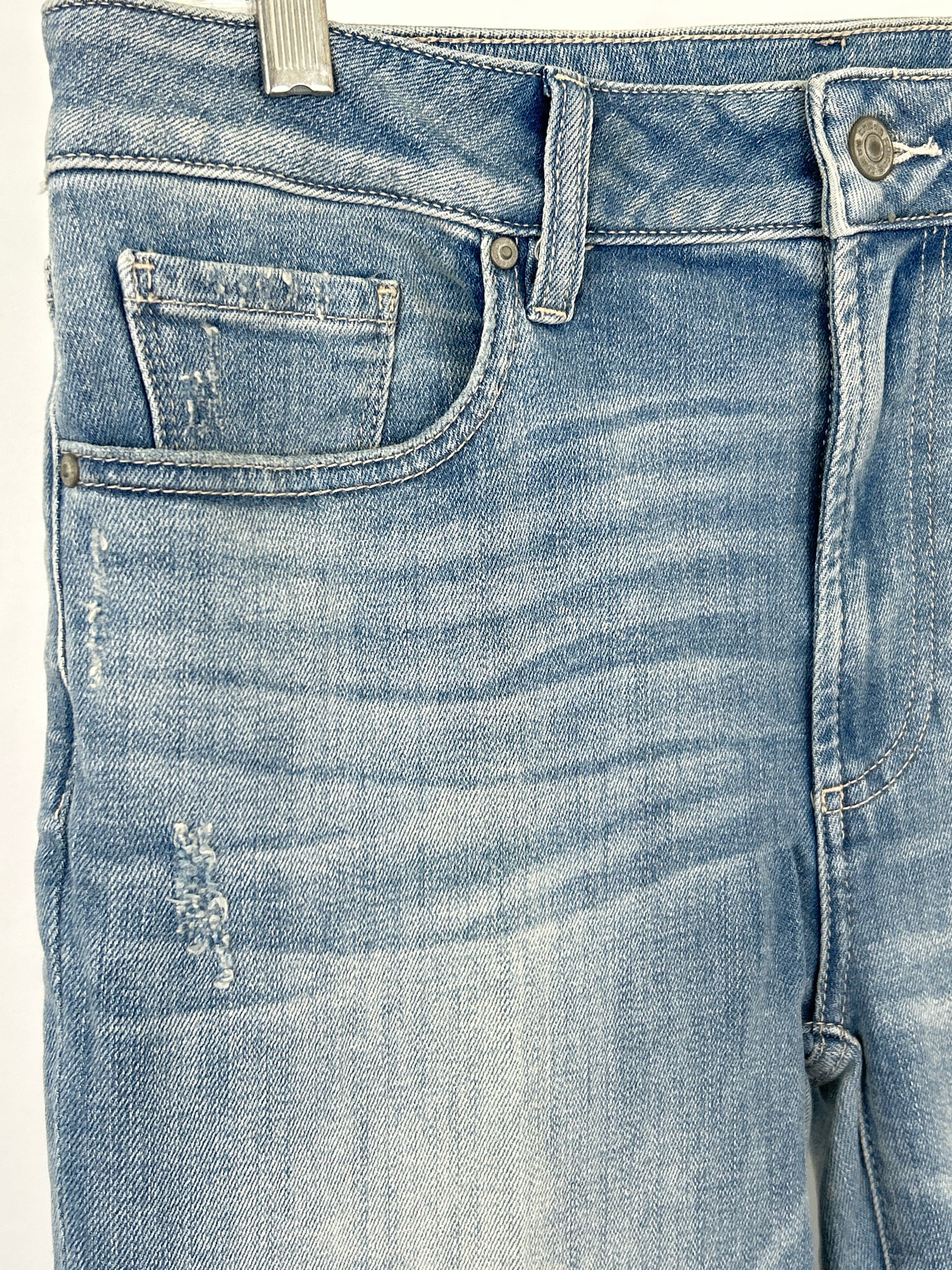 CHICO'S Size 6 LIGHT BLUE DENIM Women jeans