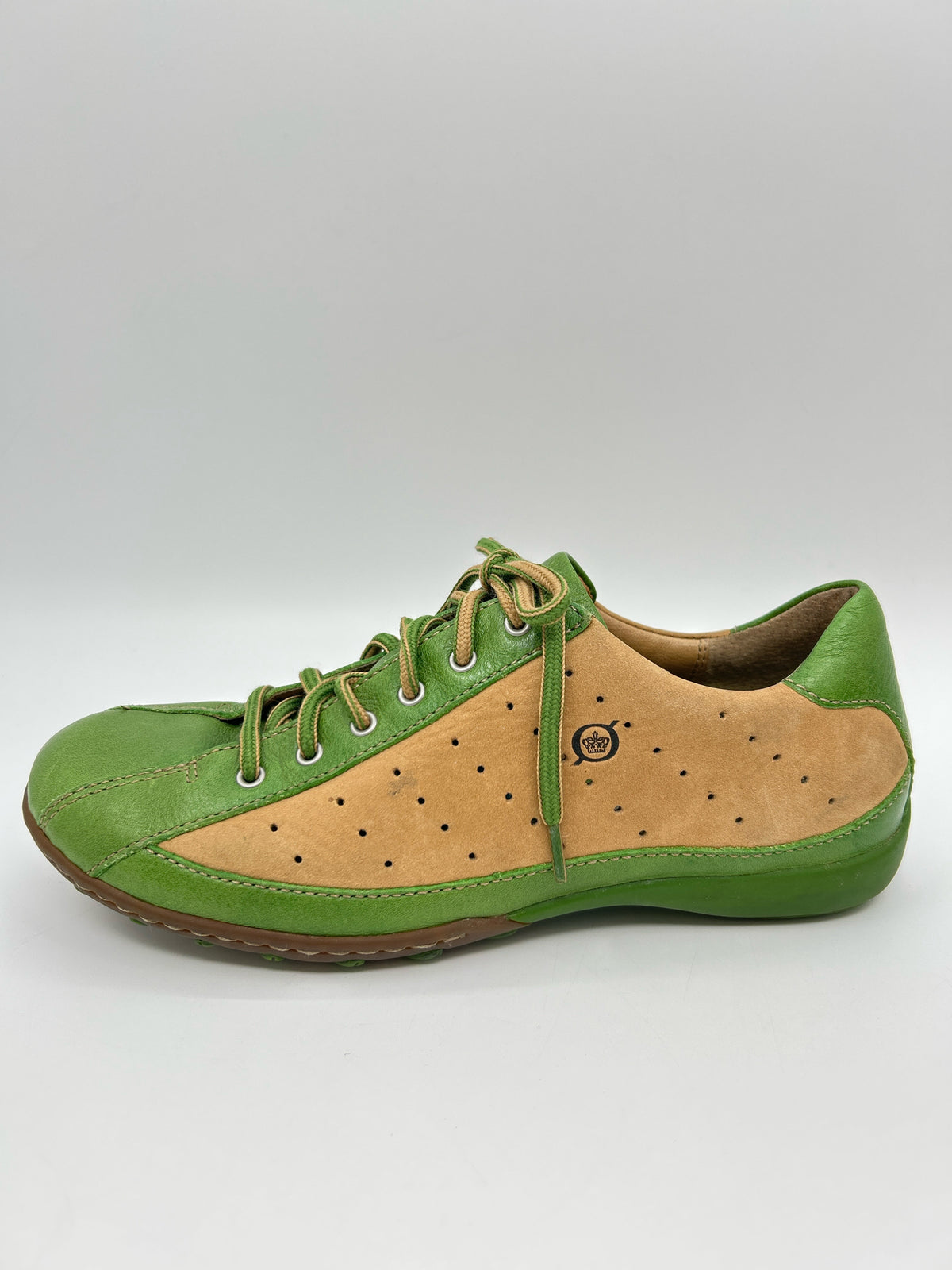 BORN Size 9 Green Women Sneakers