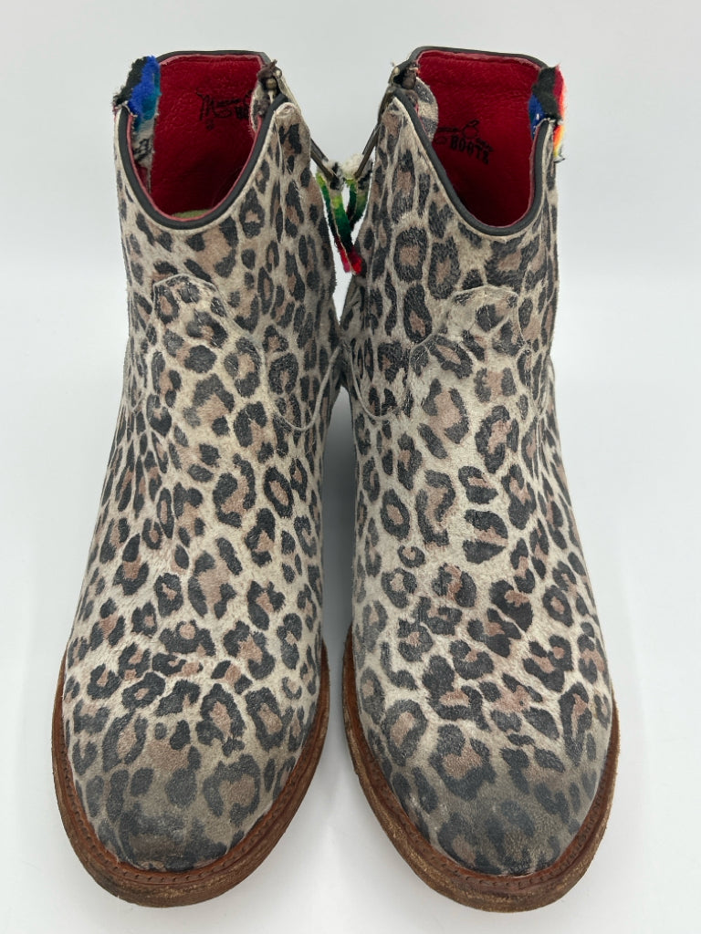 MACI BEAN Size 8 BEIGE AND BROWN Booties