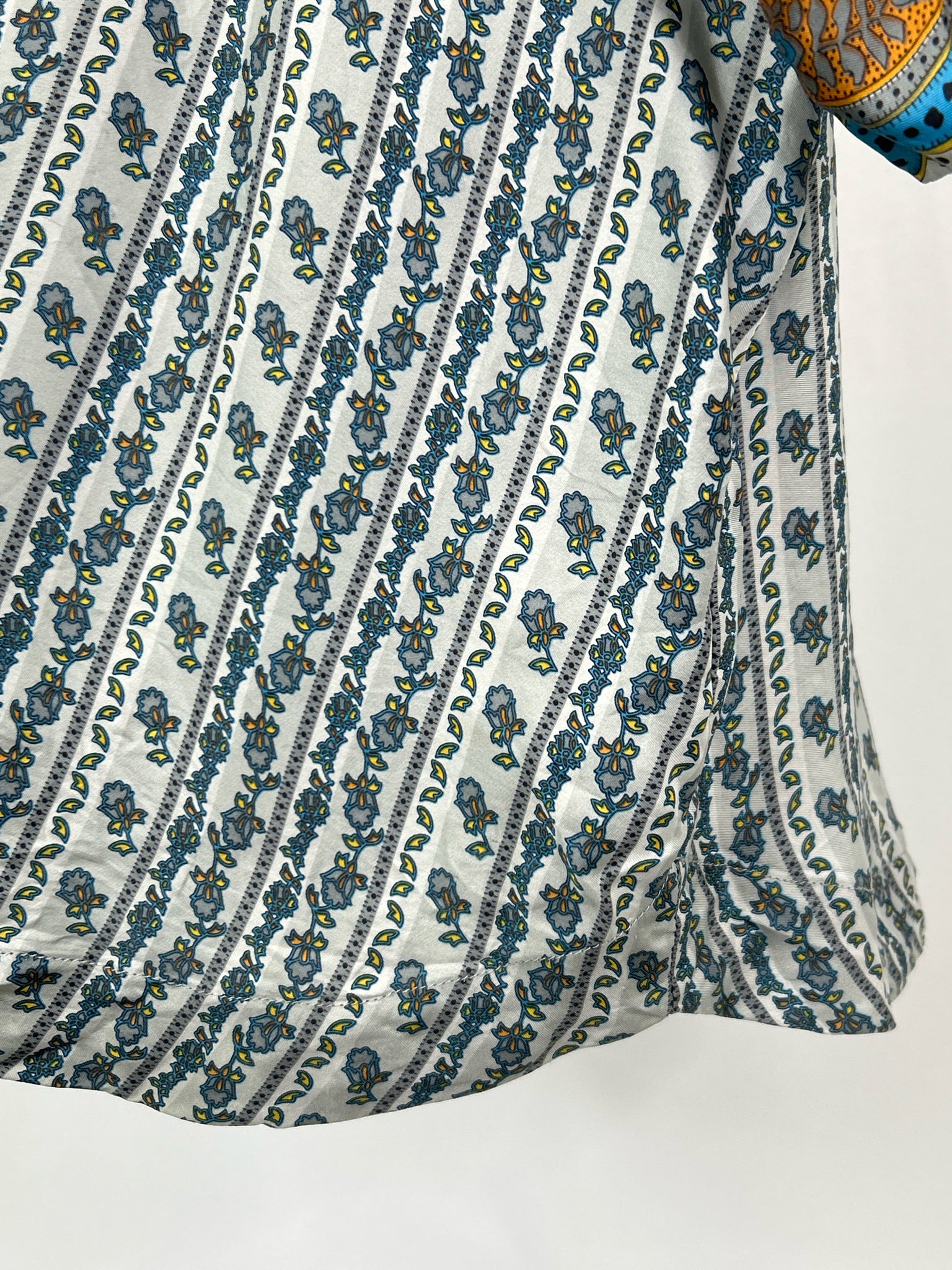 JOHNNY WAS Size M GREY PRINT Women Top