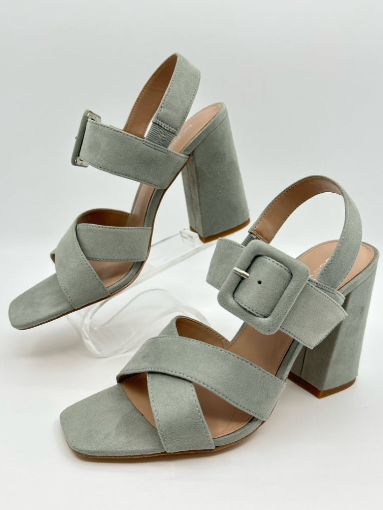 BCBGeneration Women Size 8.5 Grey Sandal