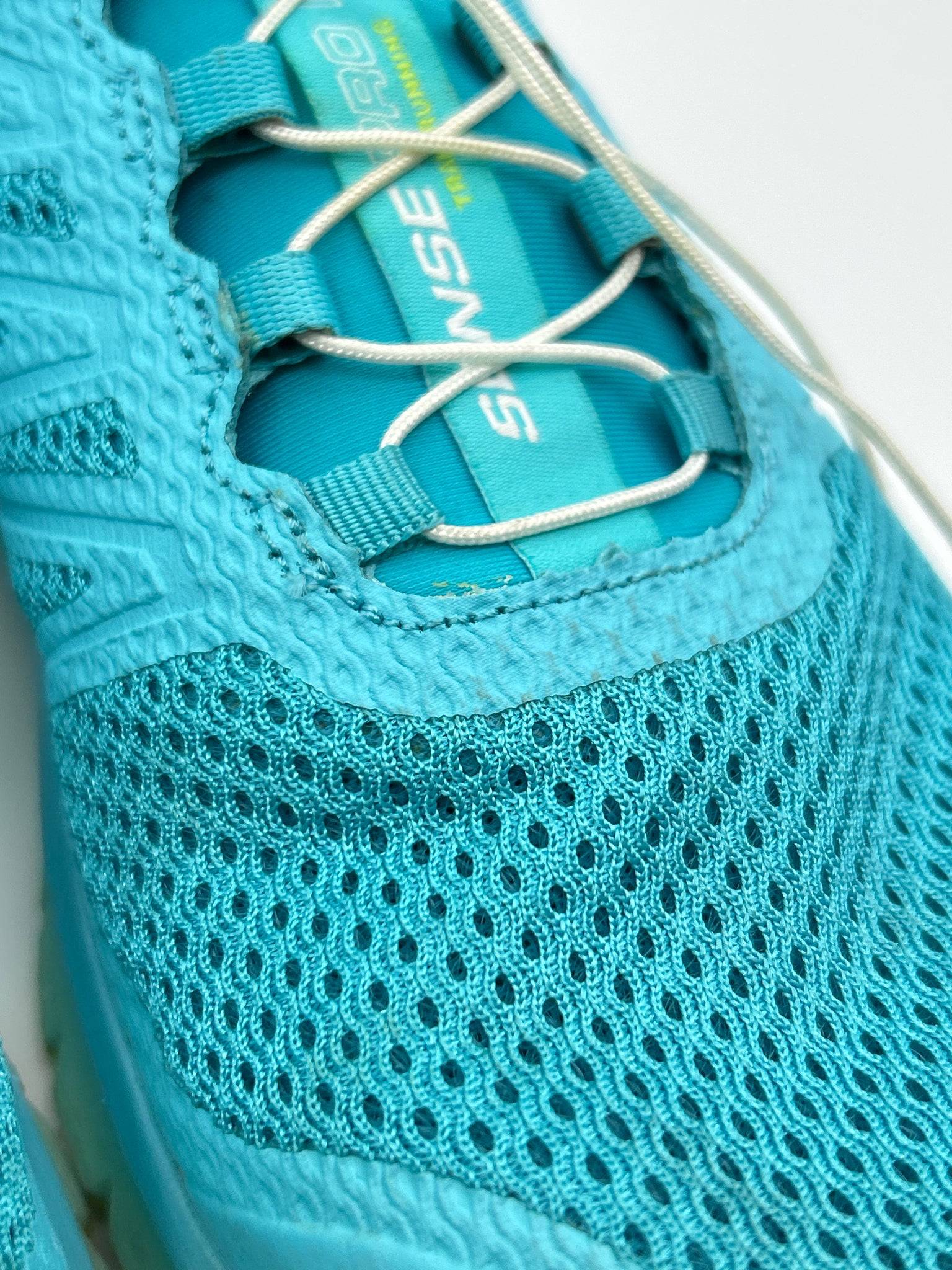 SALOMON Size 10.5 Teal and Yellow Women Sneakers