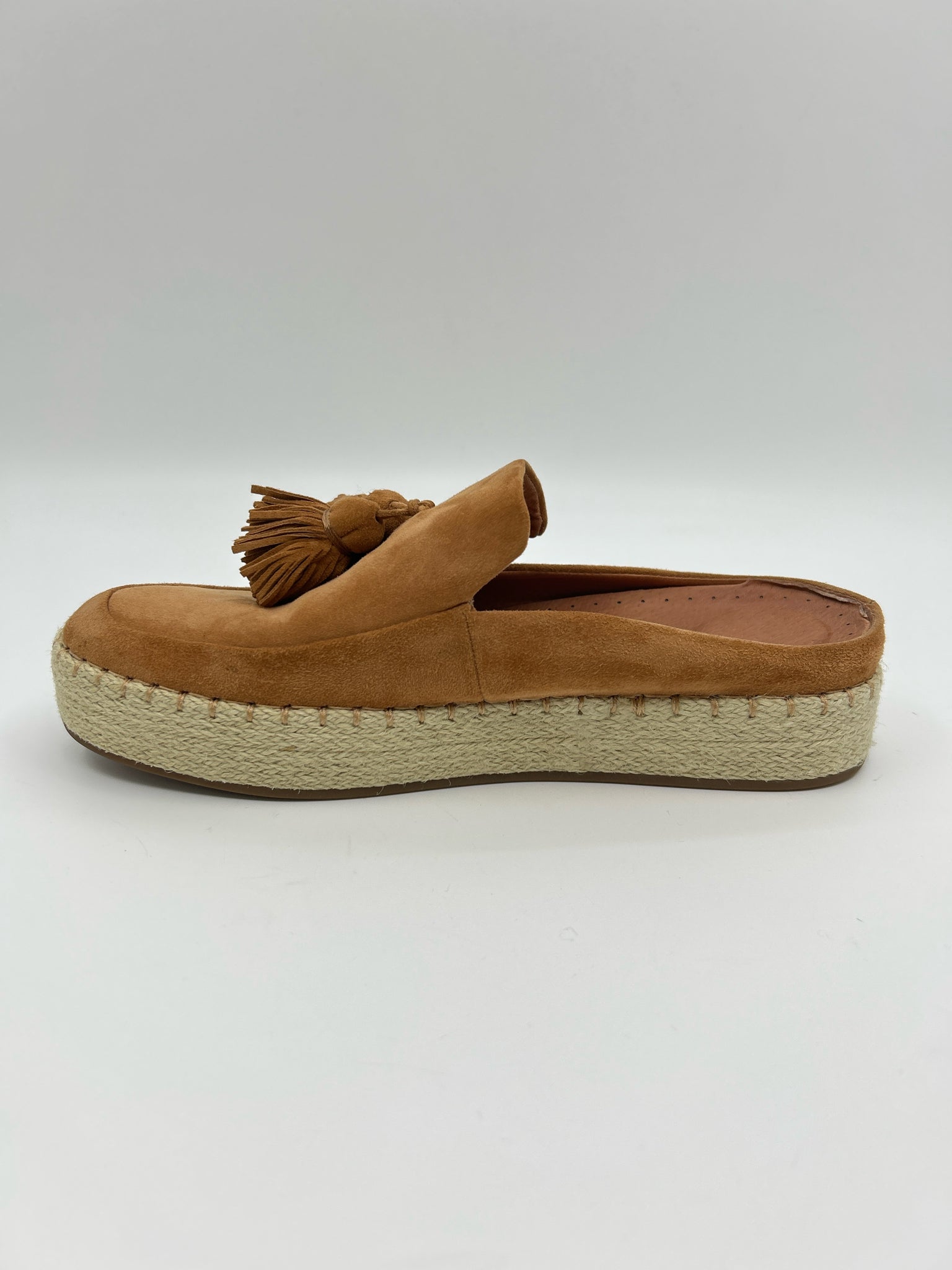 GENTLE SOULS Size 7M Tan Women Shoes