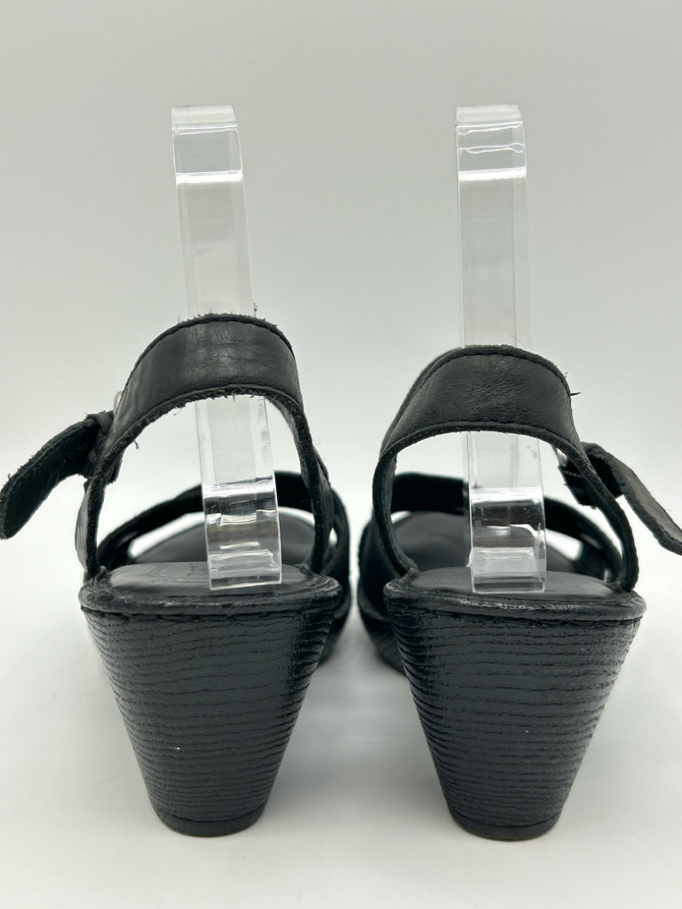 BORN Size 8 Black Women's Sandal