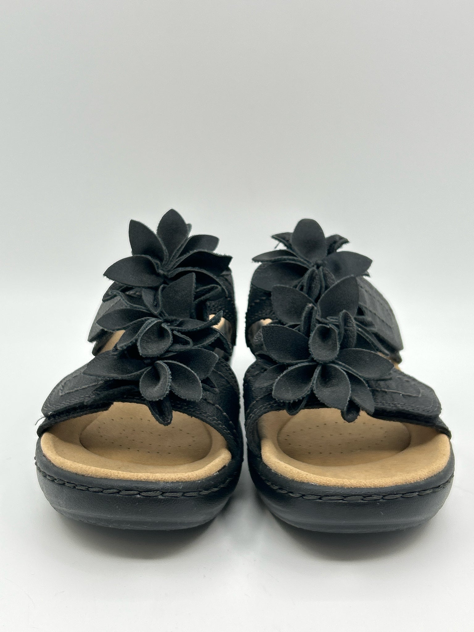CLARKS Size 6M Black Women's Sandal
