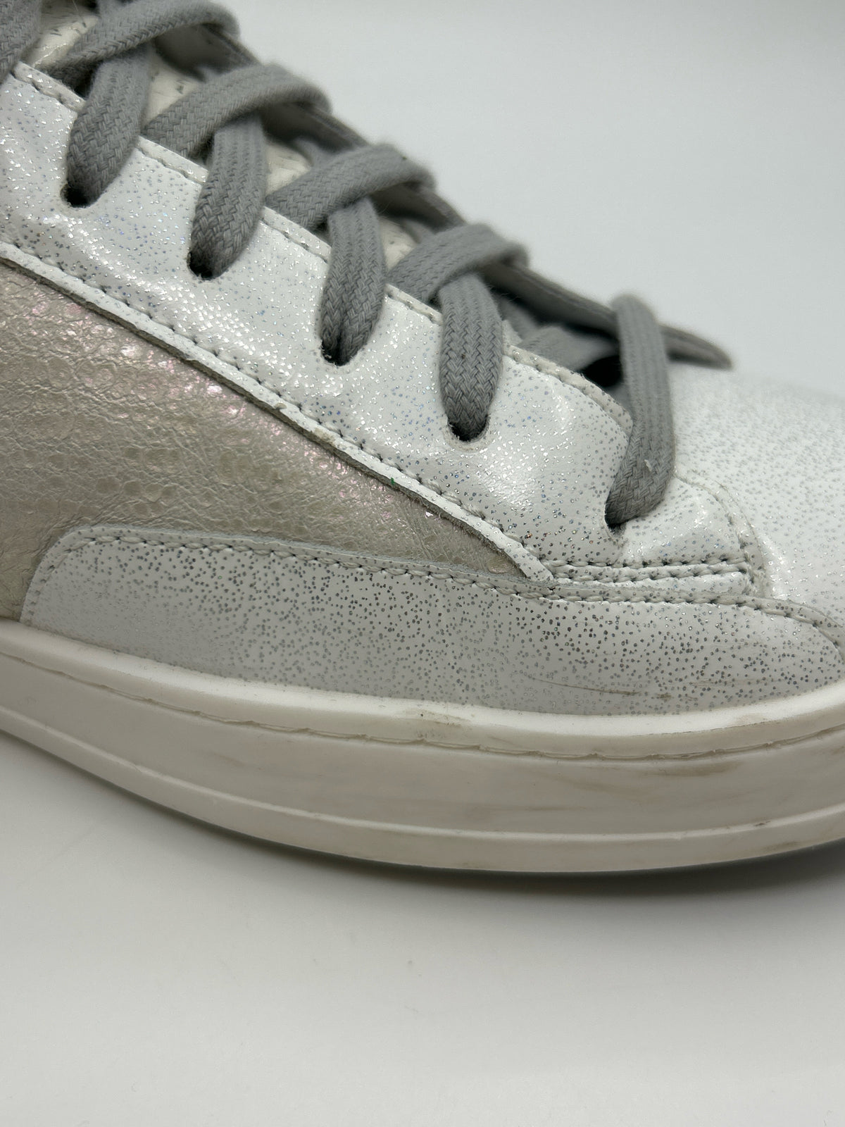 P448 Size 39/8 White Women Sneakers