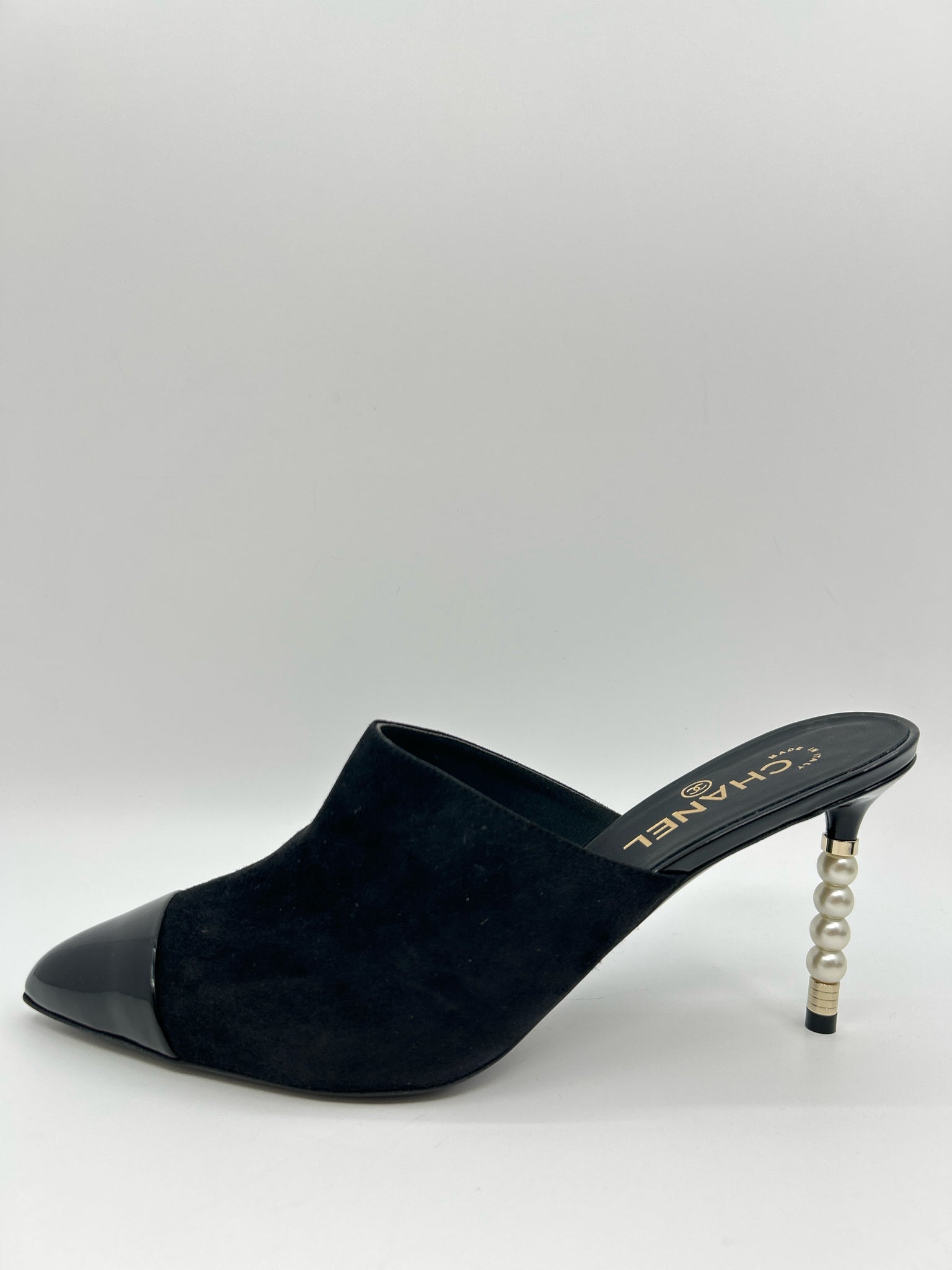 CHANEL Size 42 Black Women Pumps